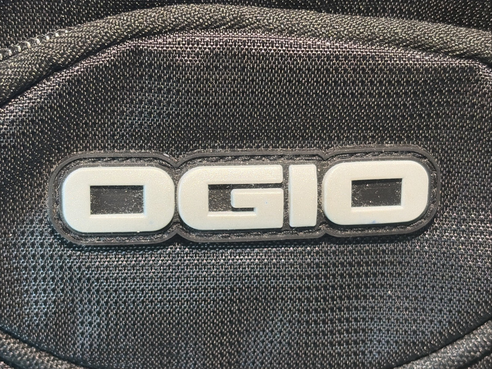OGIO Metro Backpack Laptop Pocket – TRAVEL – Audio pocket – Black Many feature