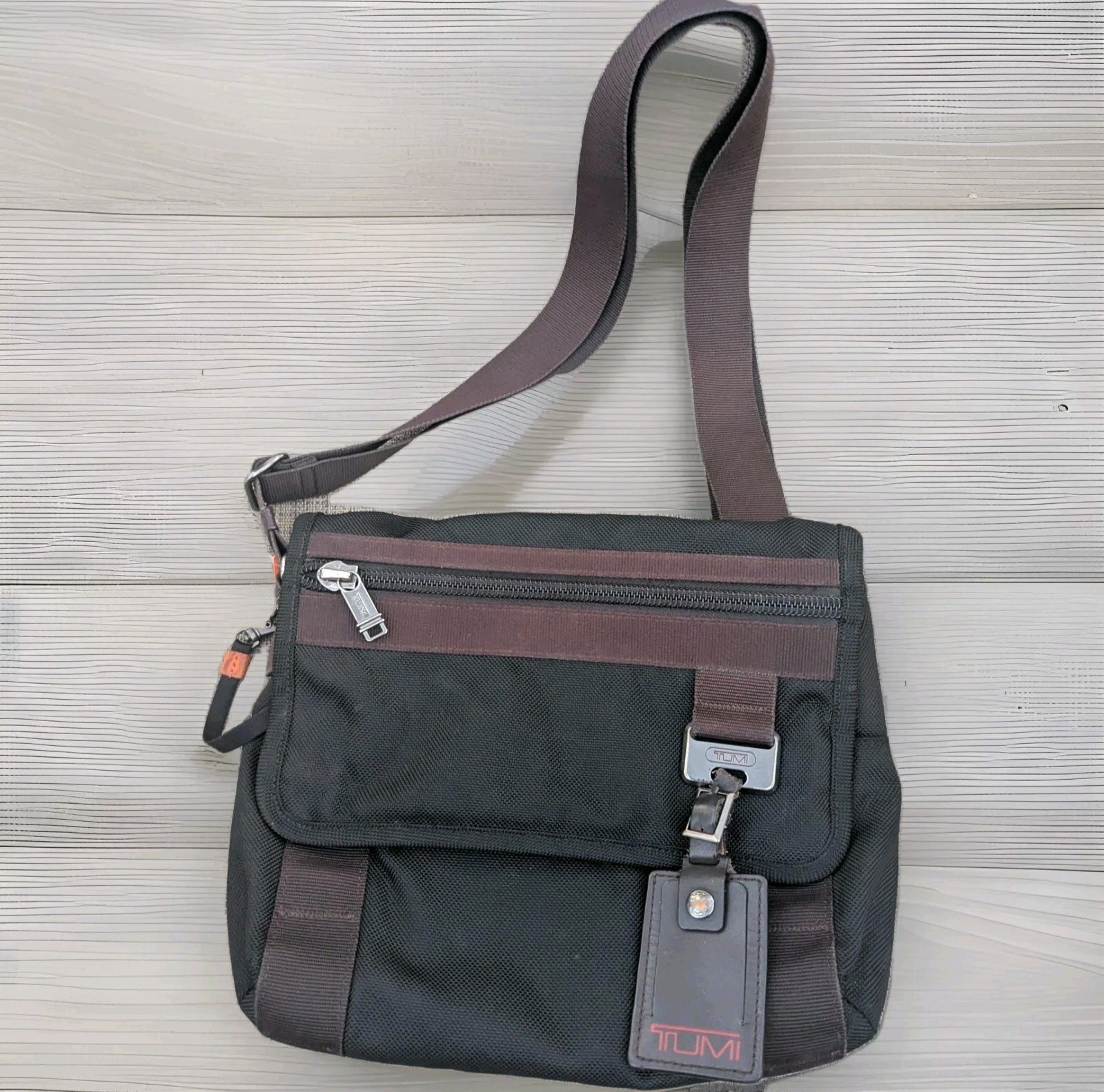 TUMI Black & Brown FREMONT WHITTIER Mini Messenger Crossbody Bag EUC