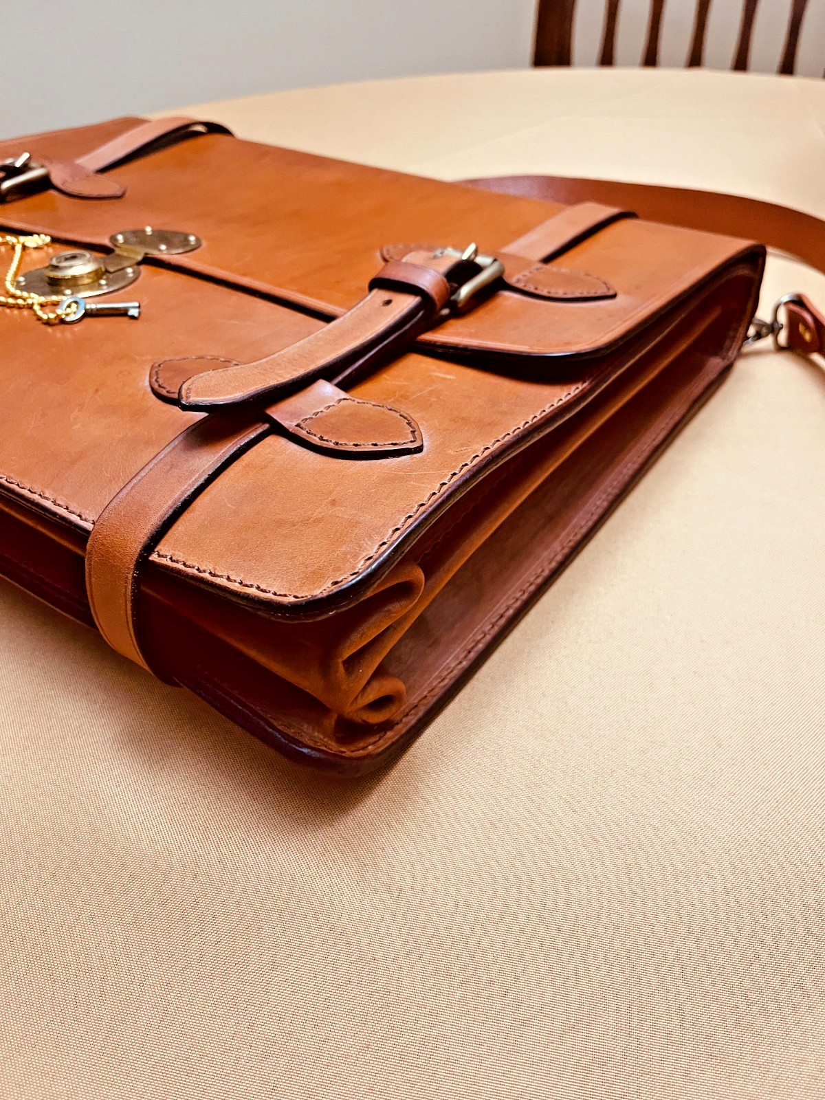 MACKENZIE “OFFICERS” Tan Bridle Leather Briefcase / Messenger Bag – SCOTLAND