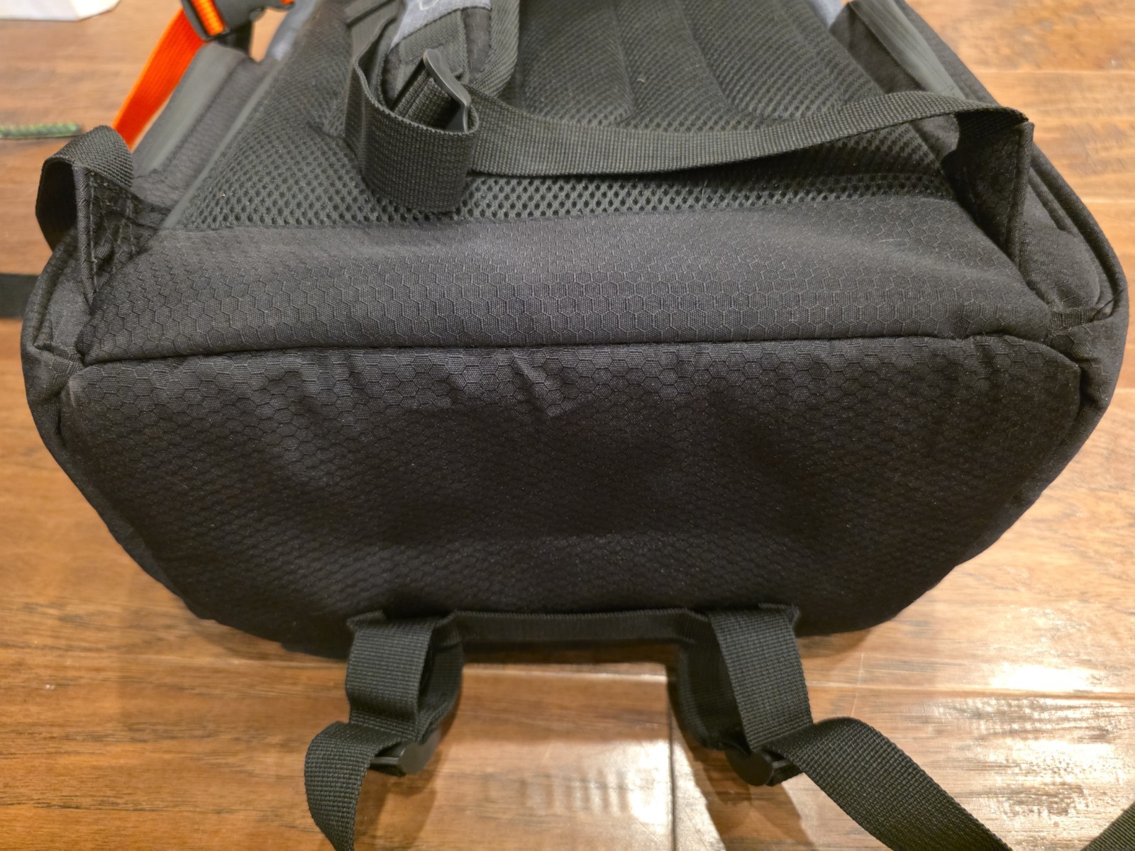Genuine Land Rover Above & Beyond Black Backpack Cooler Icechest Rare