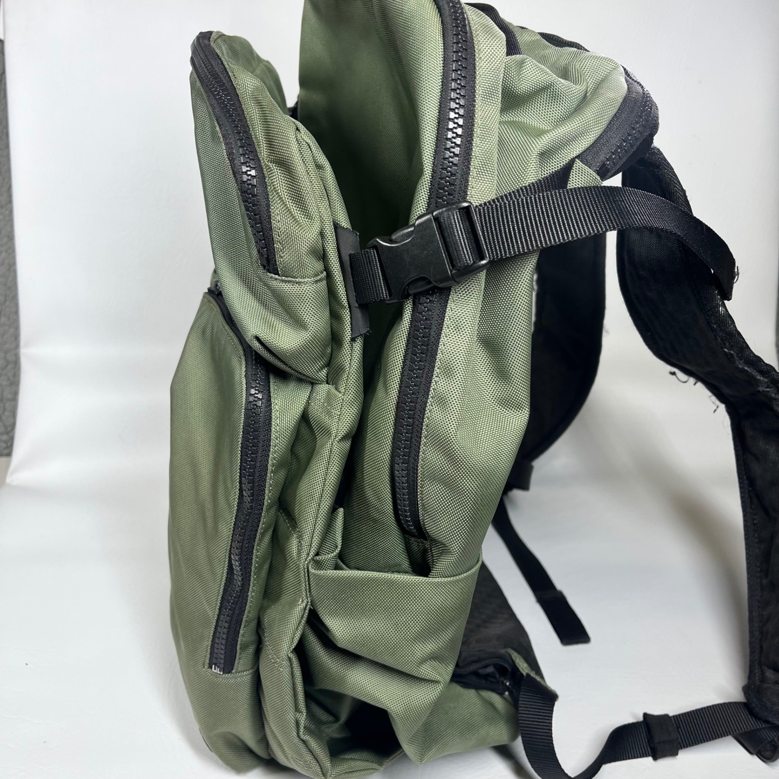 Lululemon Cruiser Backpack Sage Green Olive Multi Pocket Commuter Bag OS