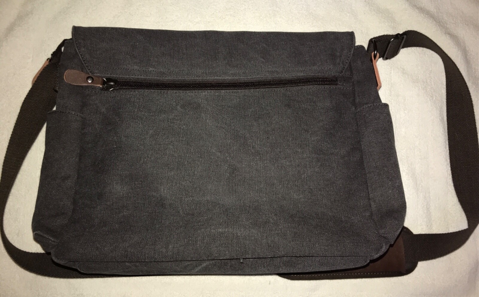 Ravuo Messenger Bag – Water Resistant – Canvas Satchel 15.6 17 Inch Laptop NWOT