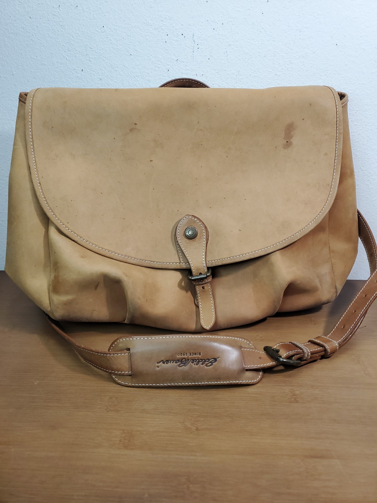 EDDIE BAUER Mens Thick Saddle Leather Tote Briefcase Messenger Bag Mailbag USA