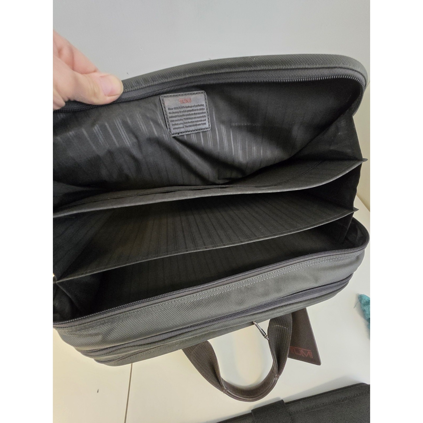 TUMI Alpha Gray Ballistic expandable Laptop Business Briefcase VGC $595