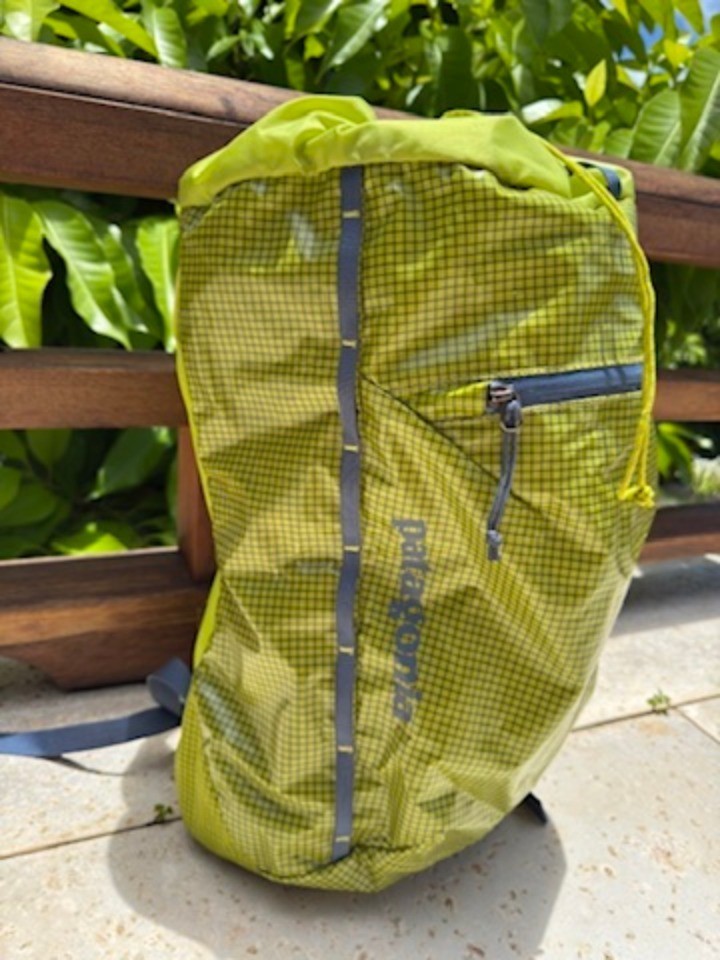 Patagonia Lightweight Black Hole Cinch Pack 20L Green Daypack Backpack