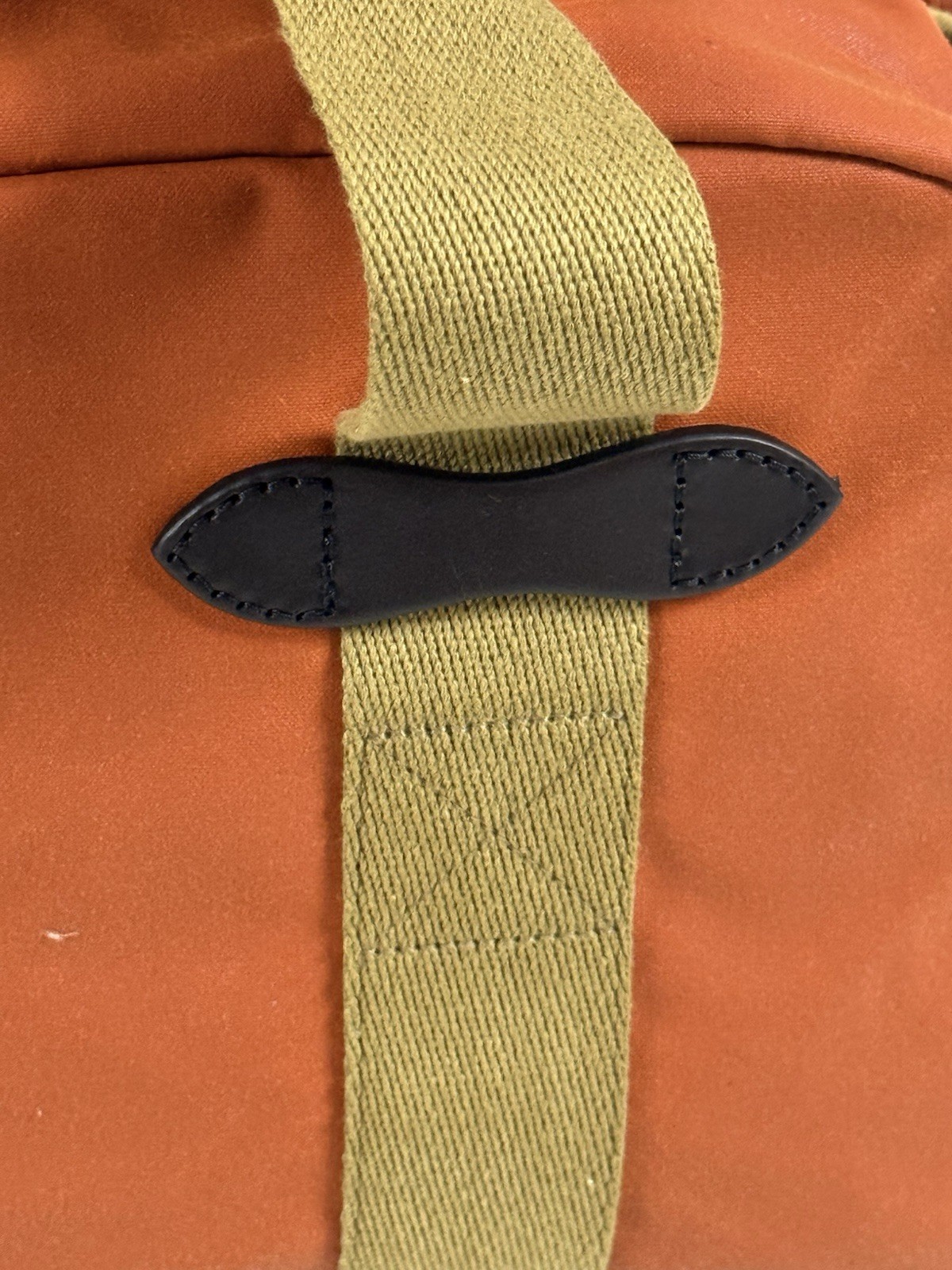 FILSON SMALL TIN CLOTH DUFFLE BAG RUST OS NWT