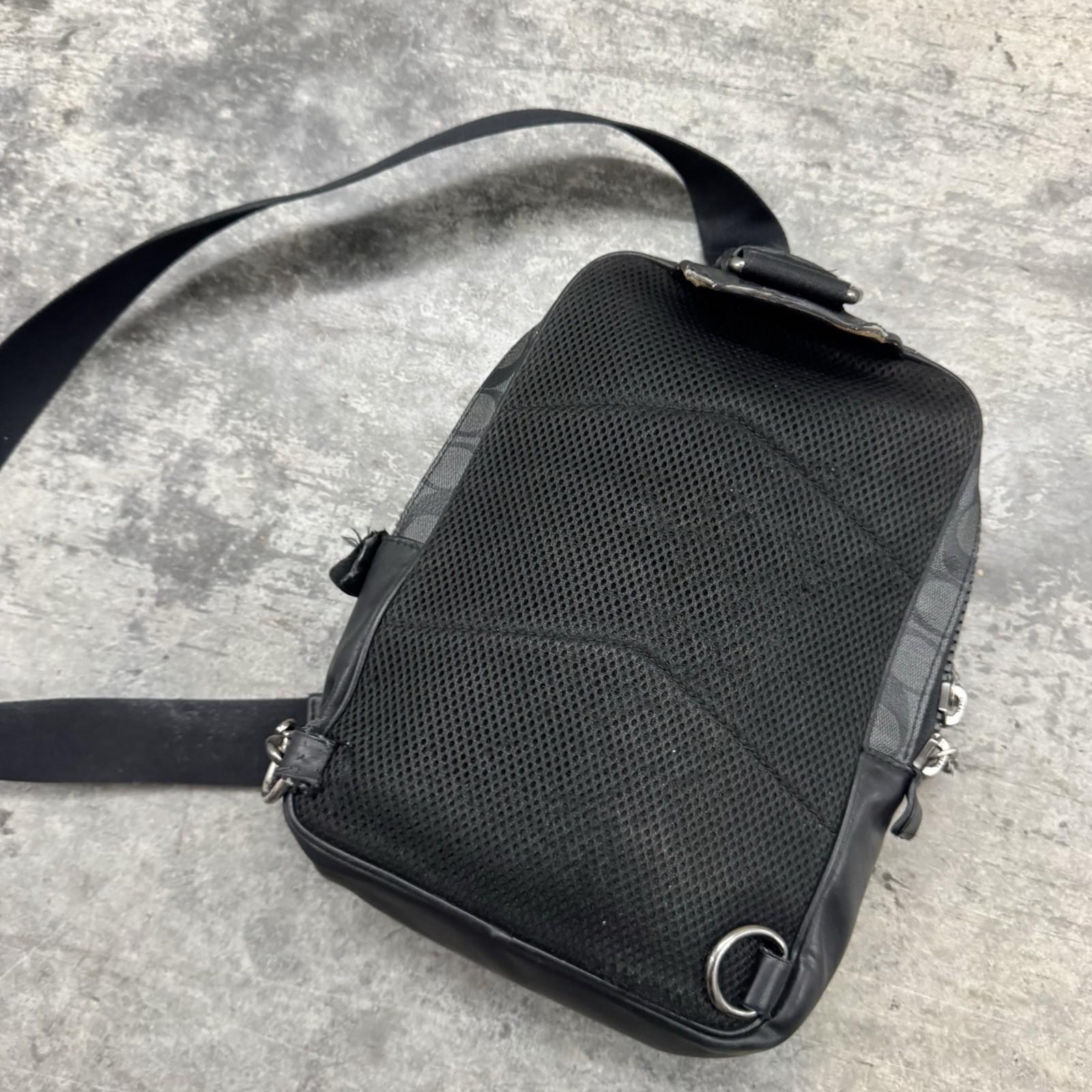 Coach Black Gray Logo Crossbody Bag Adjustable Strap Inner Outer Pockets Men