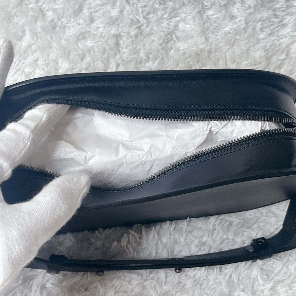 TSUCHIYA KABAN Black Nume Oval Shoulder Bag Adjustable Strap 600ml 15x28x8cm