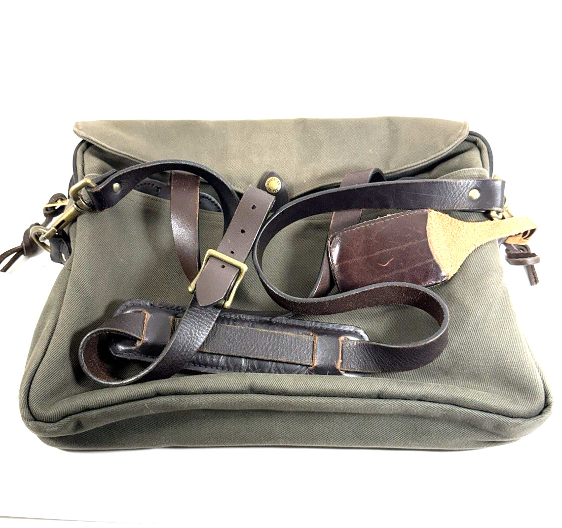 Filson 256 Dark Green Canvas Briefcase USA Made, brass Hardware Great Condition