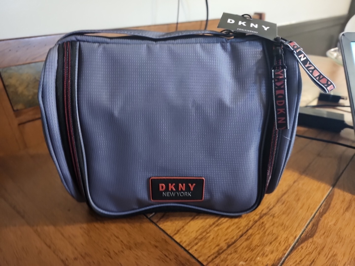 NWT DKNY New York Unisex Dopp Kit Grey Bag Double Zip w/Handle Large