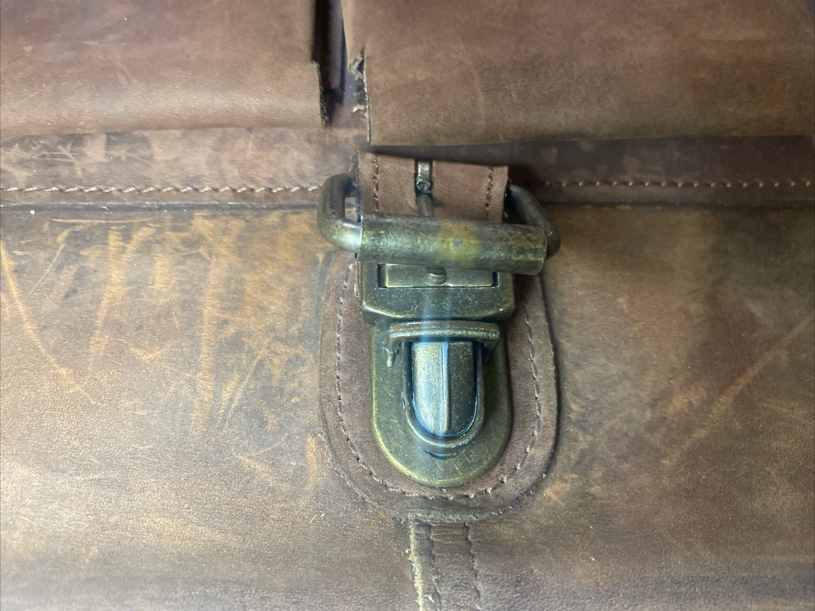 Vintage Schlesinger 19” Leather Messenger Bag Satchel Distressed Rustic Brown *