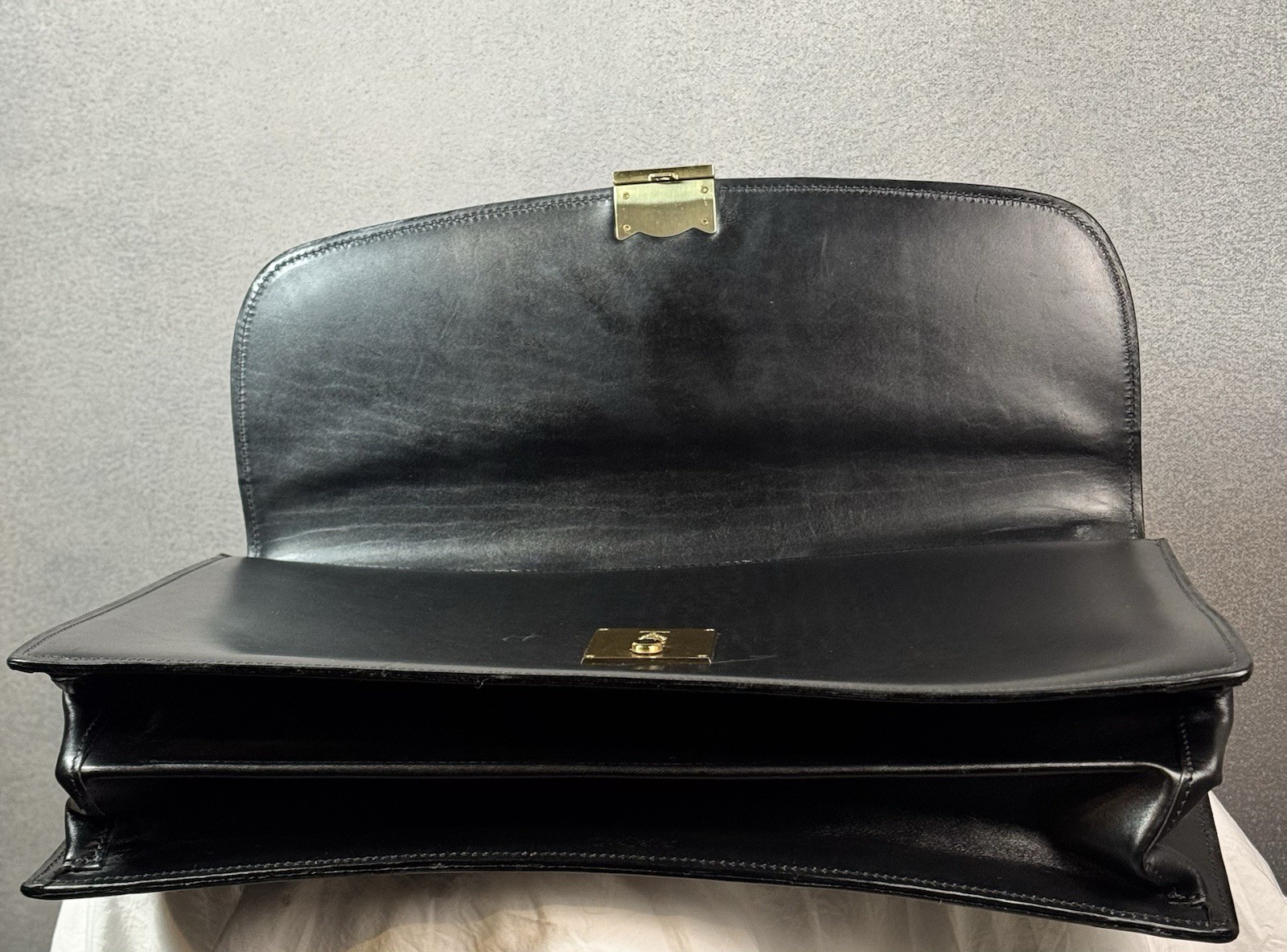Schlesinger Black Leather Attaché Briefcase Brass Combination Lock Executive