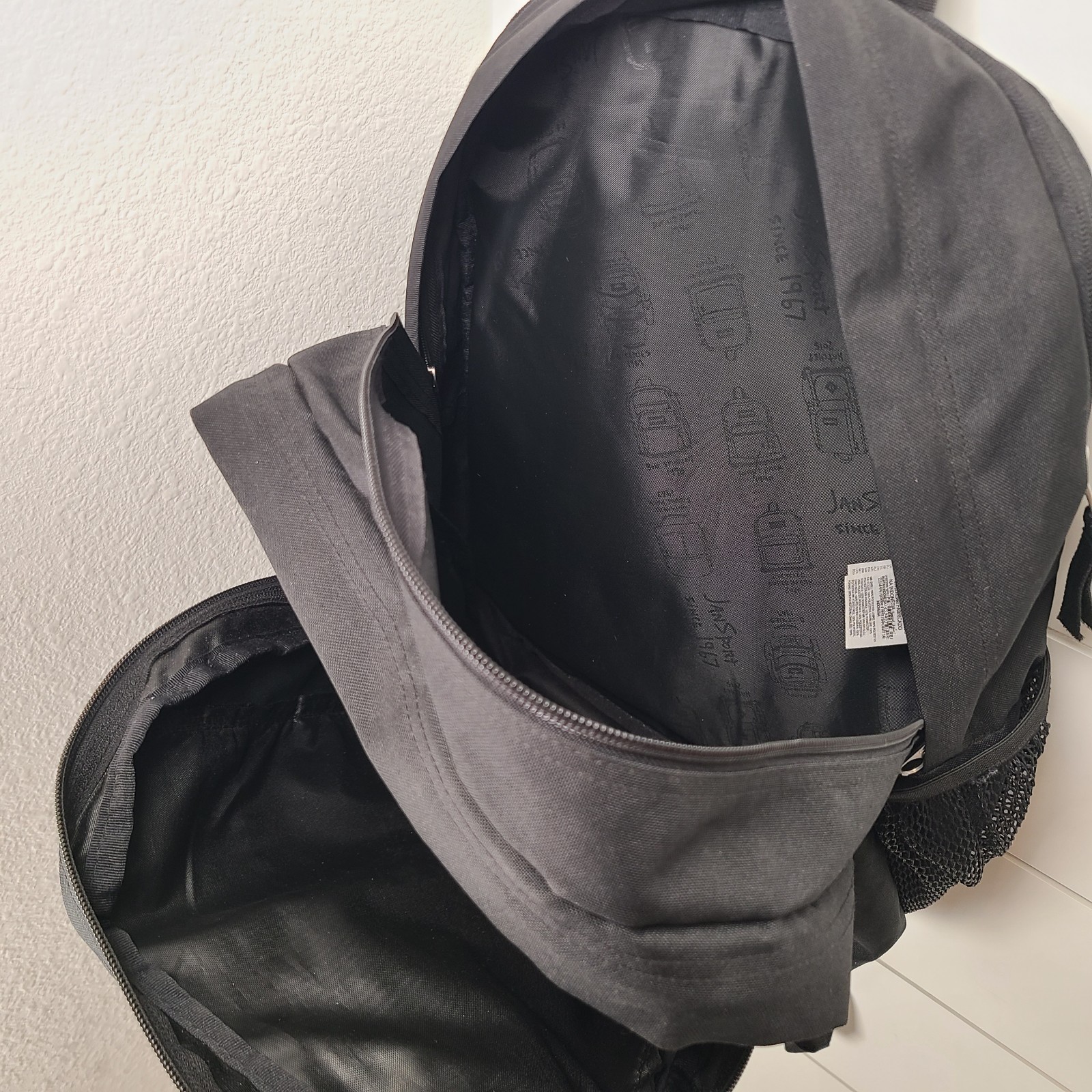 JanSport JS0A47JK Big Student Backpack Black Laptop compartment