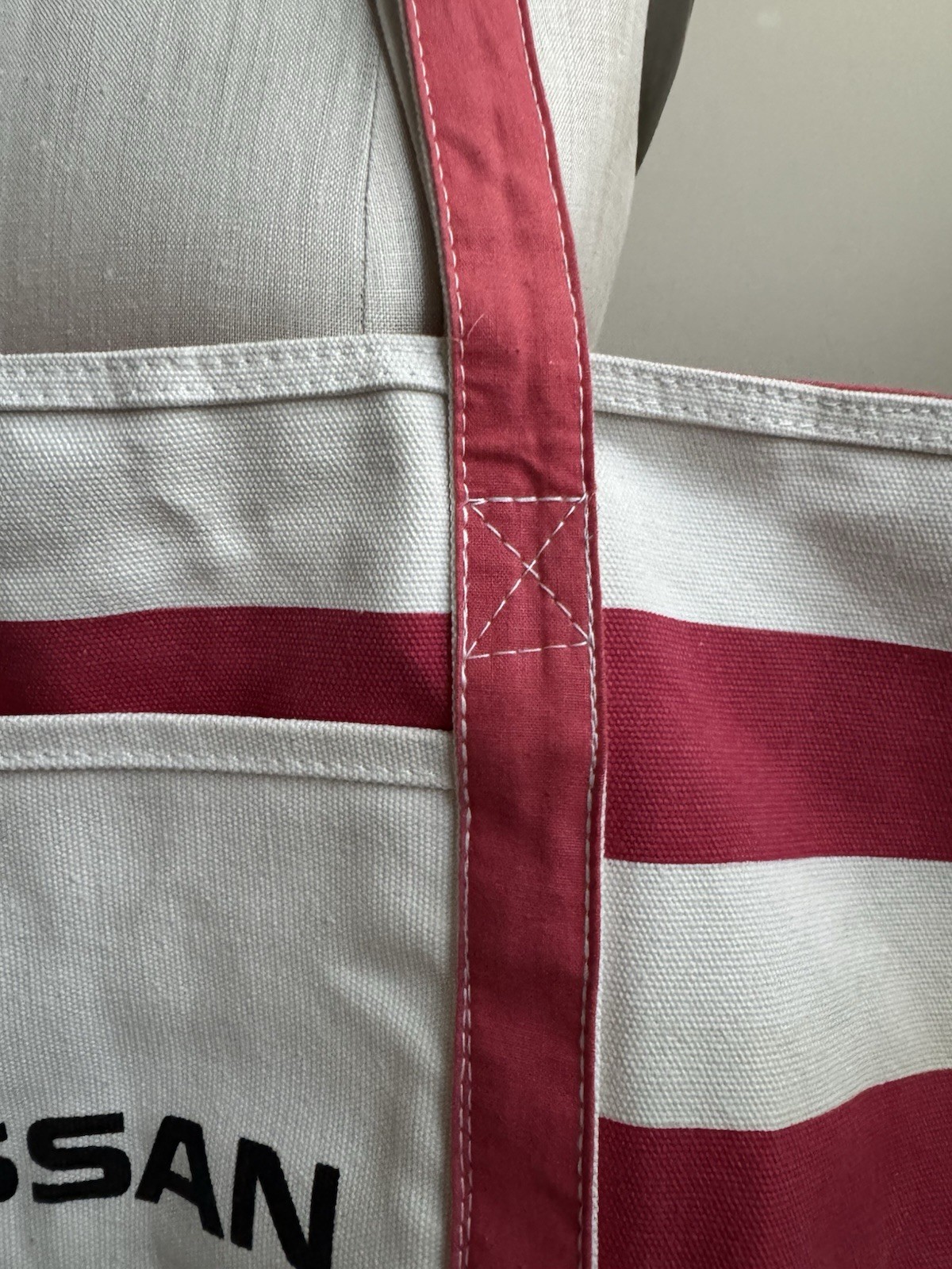 Nissan Summer Zip Tote Retro Beach Bag Red & White Striped Canvas 2013