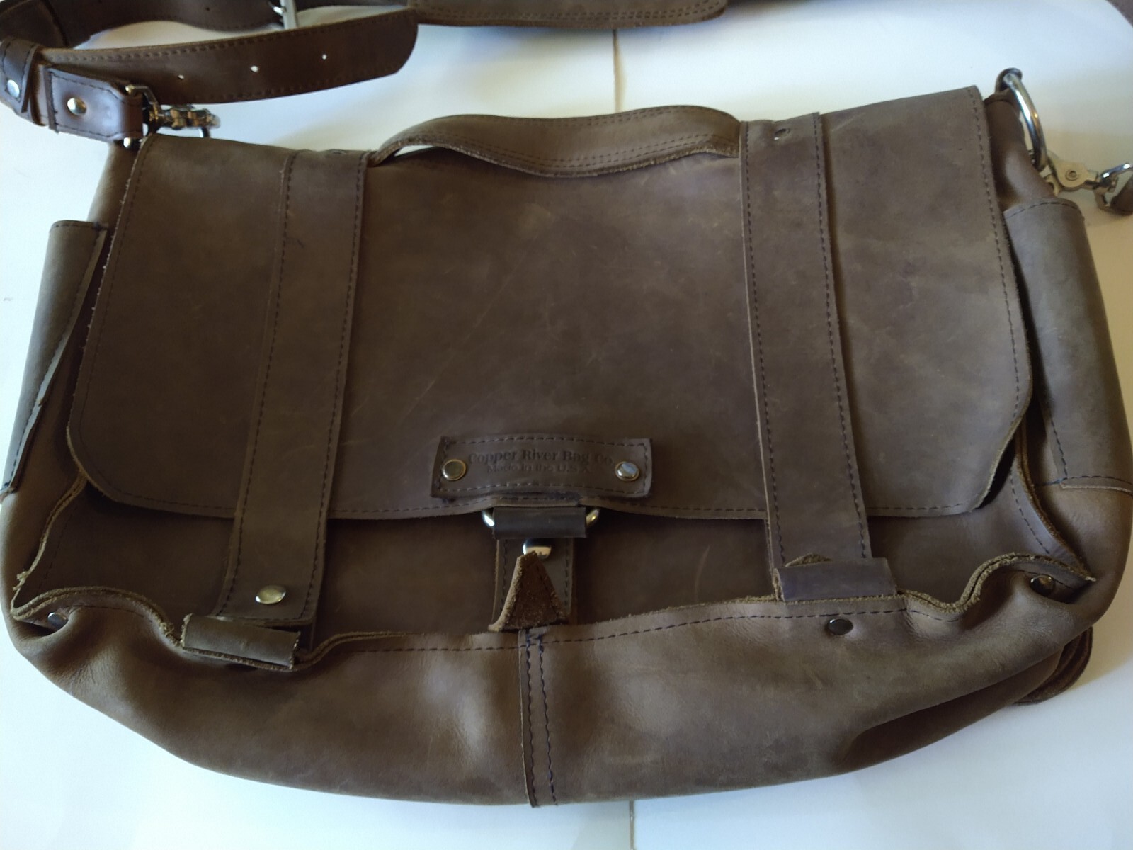 Copper River Co Brown Leather 19″ Harness Crossbody Messenger Bag Made In USA