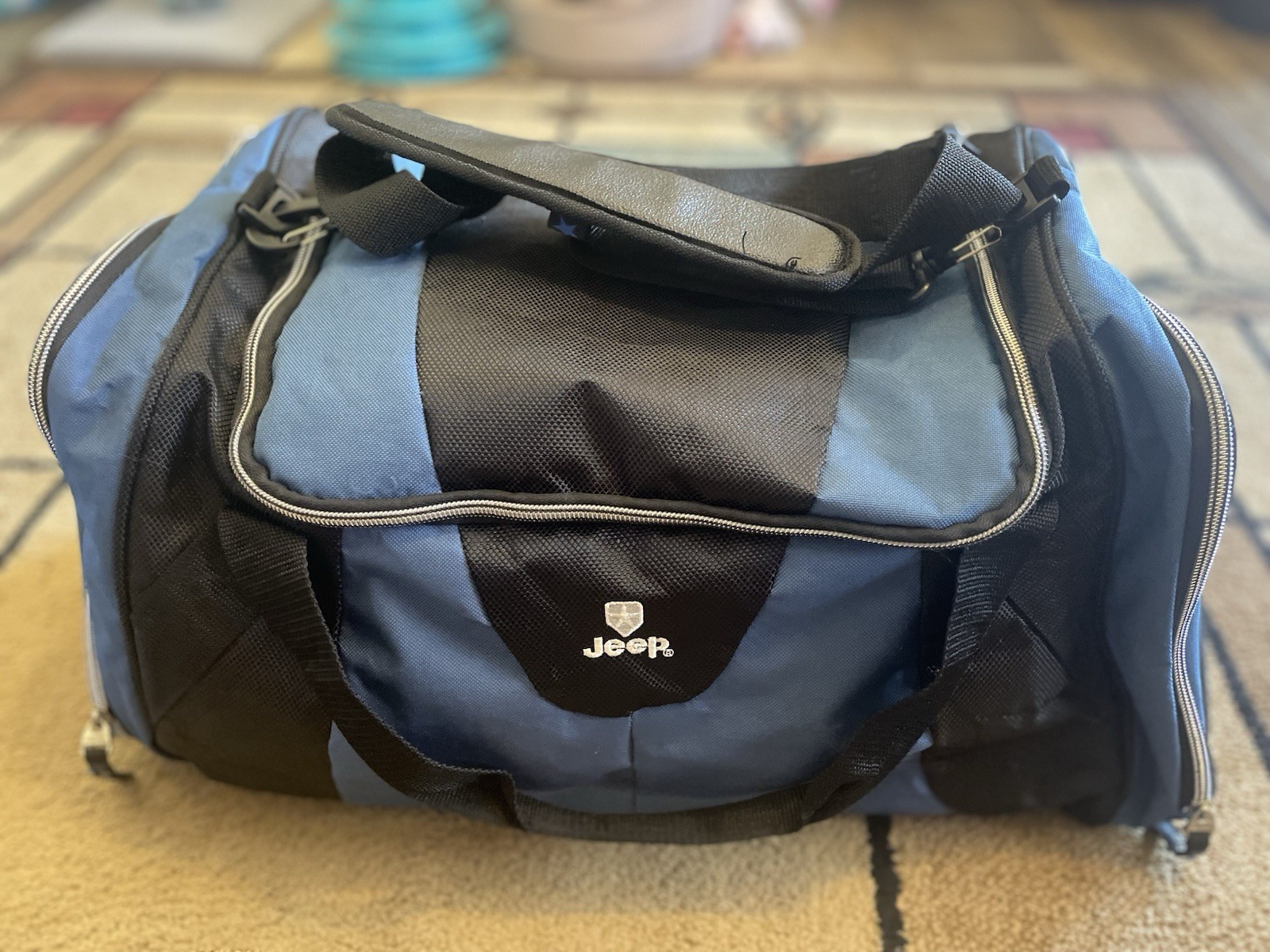 Jeep Duffel Bag Blue Black Travel Gym Sports Bag Carry On Luggage 2010 Olivet