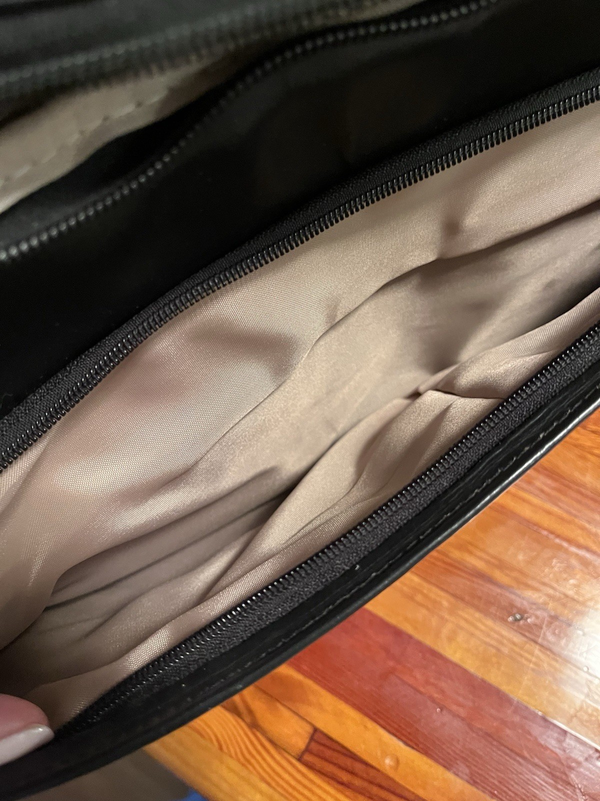 McKlein 17″ Leather Expandable Laptop Briefcase