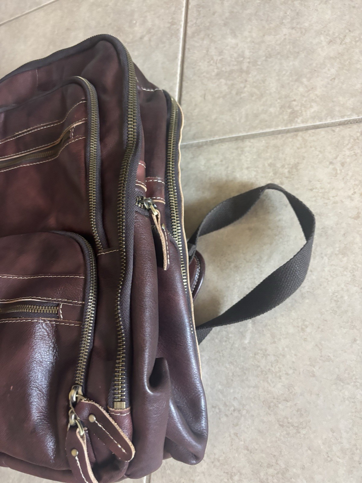 LANNSYNE Leather Brown Zip Backpack Adjustable Strap Multi Pocket Lined