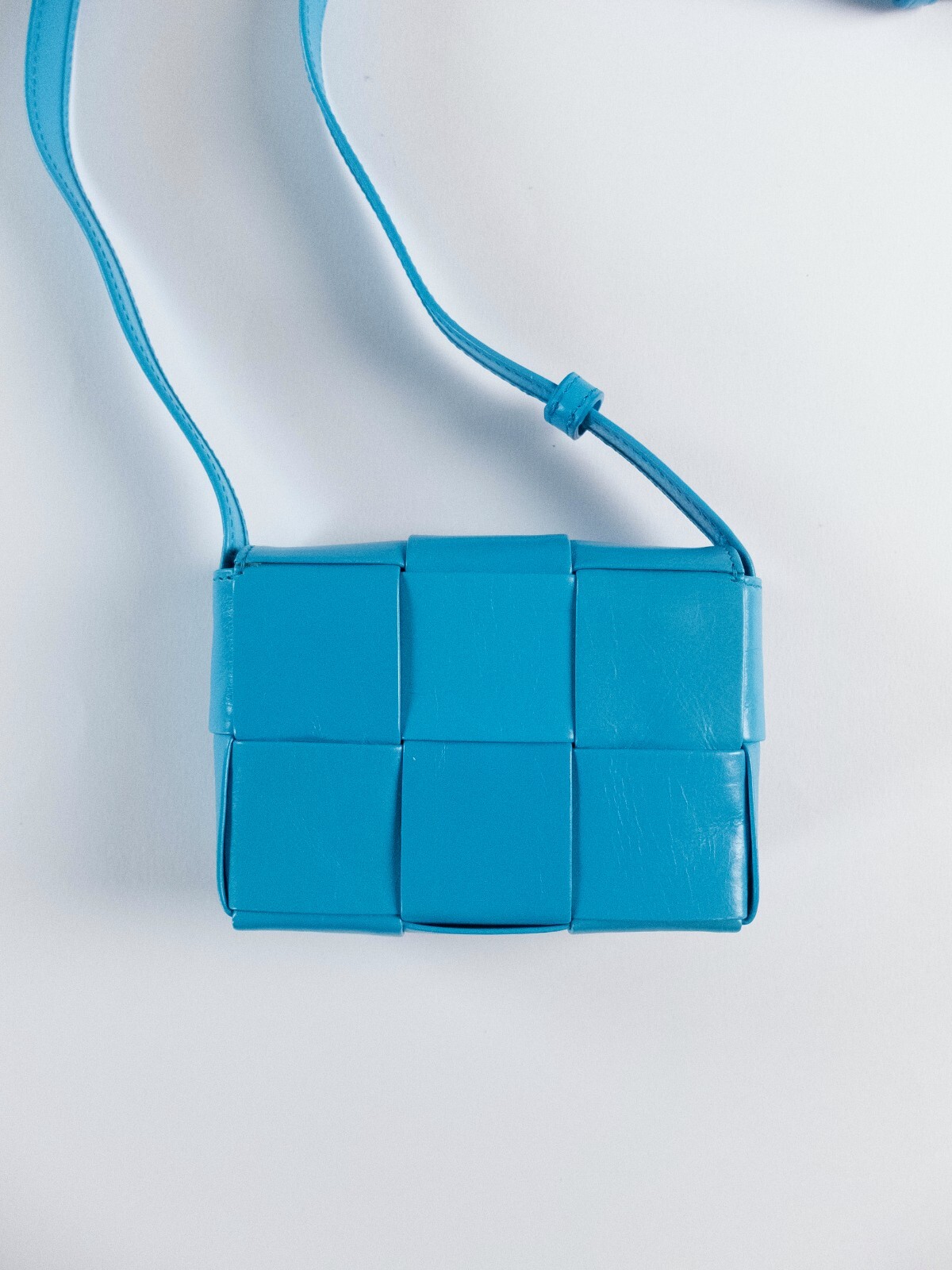(NO CUSTOMS TAX) BOTTEGA VENETA Candy Cassette blue crossbody woven leather bag