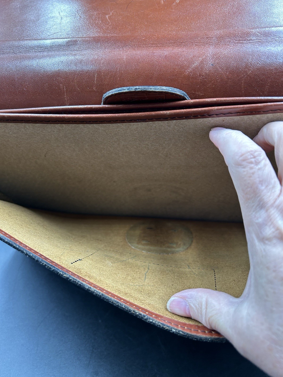 VTG Schlesinger Lawyers Briefcase Casesetter California Saddle Leather 70’s Read