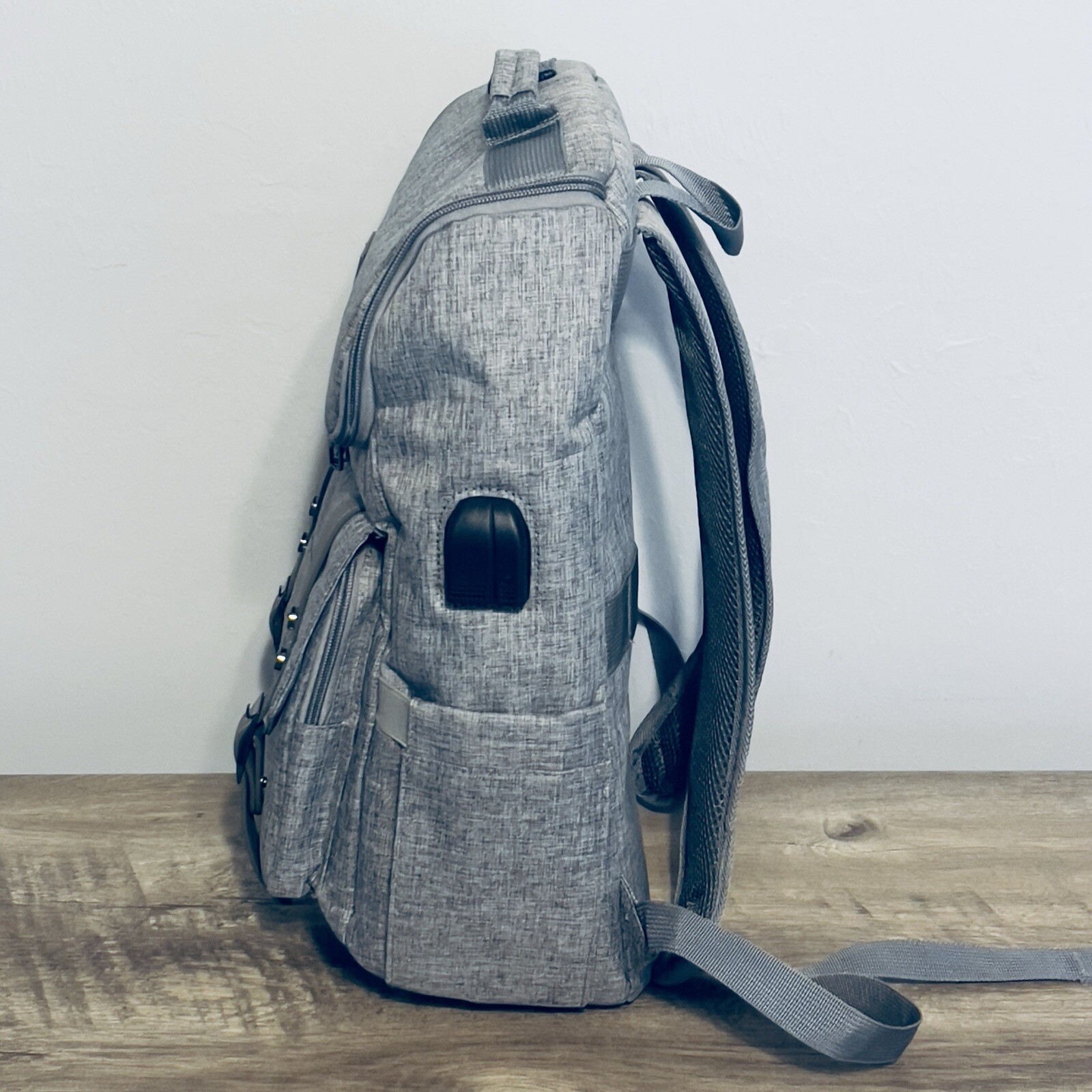 YALUNDISI Vintage Backpack With USB Travel College Laptop Flying Gray Durable