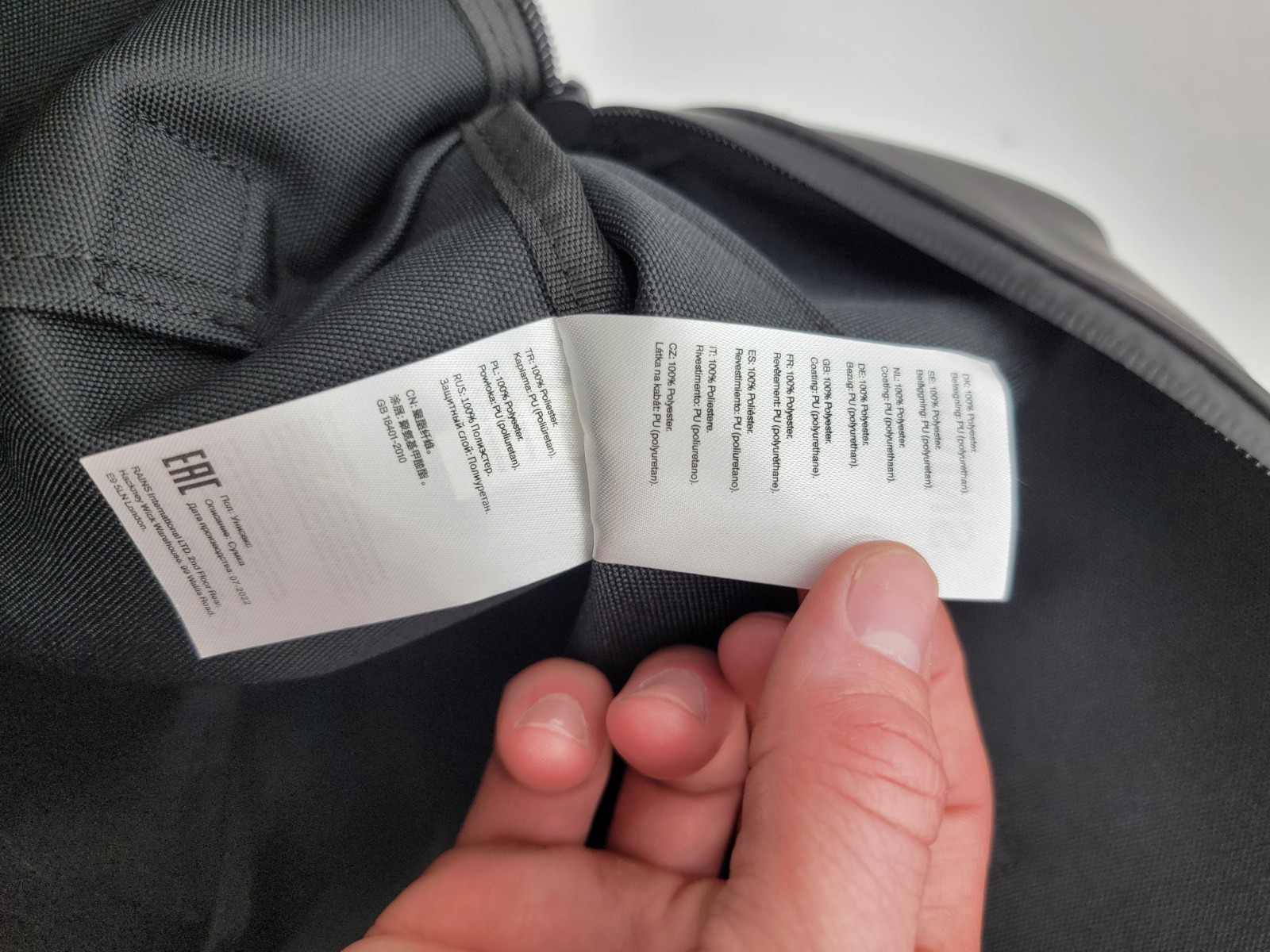 Rains MEDIUM Overnight Bag in Black Polyester w/Polyurethane Coat Waterproof Zip