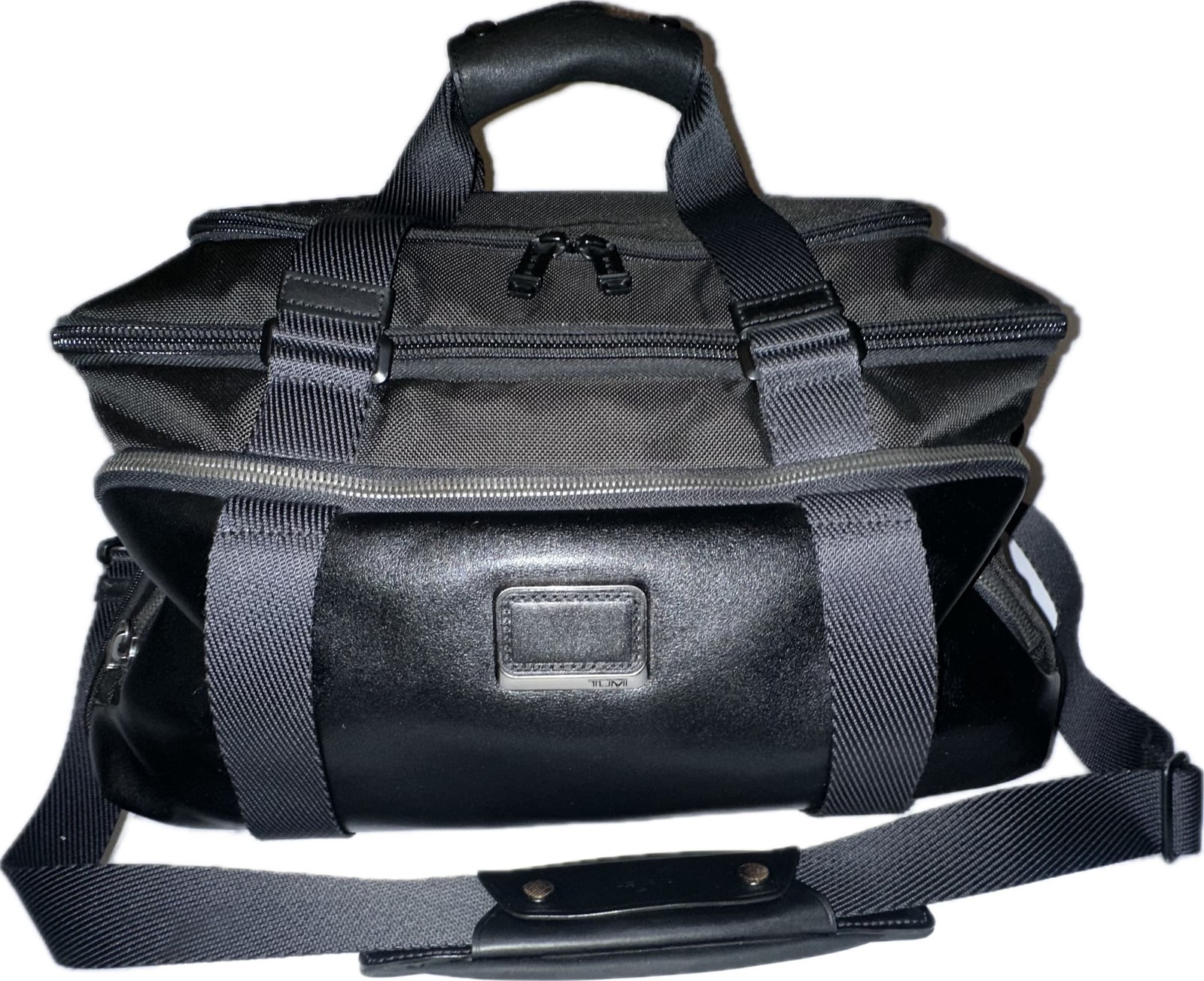 Tumi McCoy Gym Bag Alpha Bravo Black Ballistic Nylon Shoulder Duffel Duffle READ