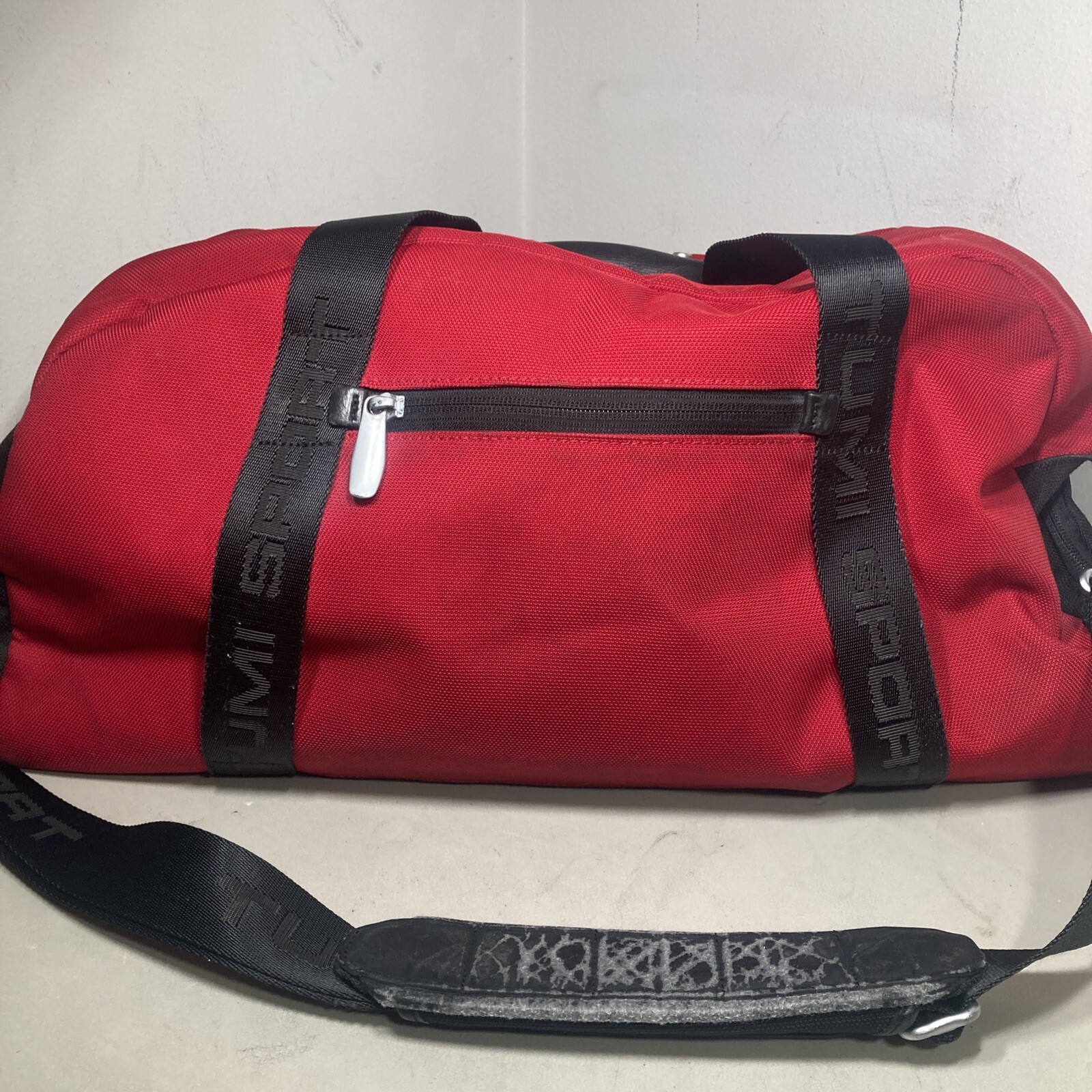 RARE! TUMI ALPHA SPORT 6645D Red Black Nylon Carry On Gym Duffle Bag READ DESCR