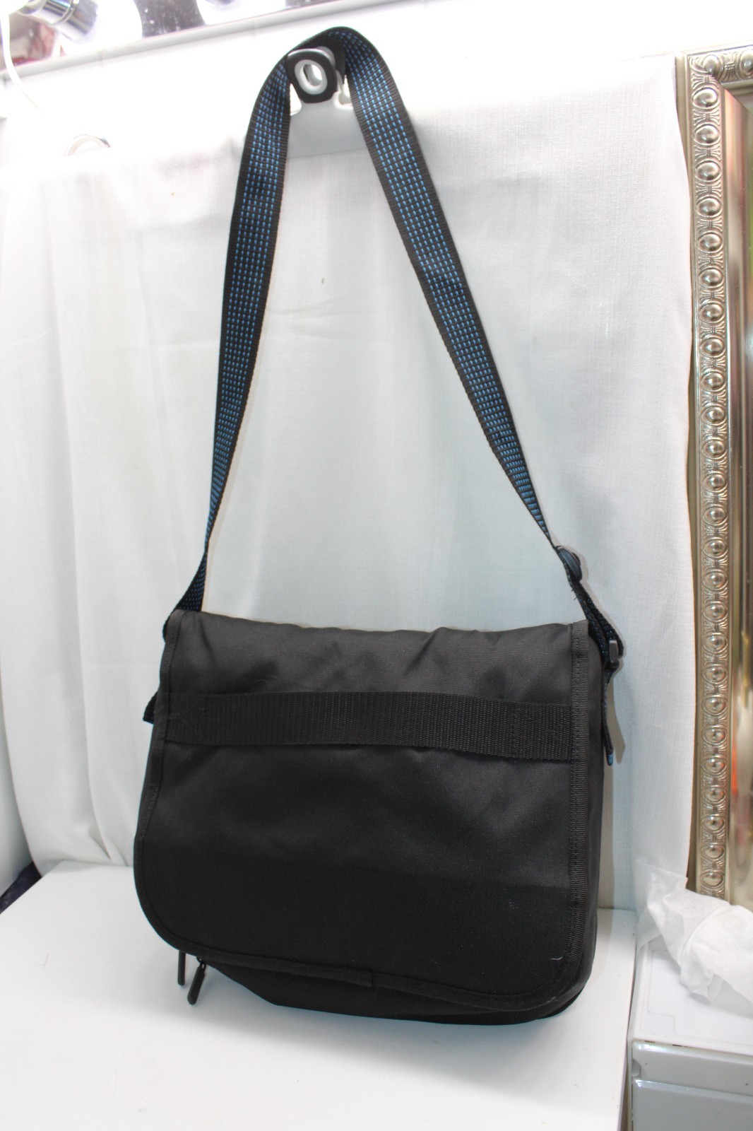 Messenger travel bag Padded Compartment Bag Black Nylon Crossbody 14X10X5 inches