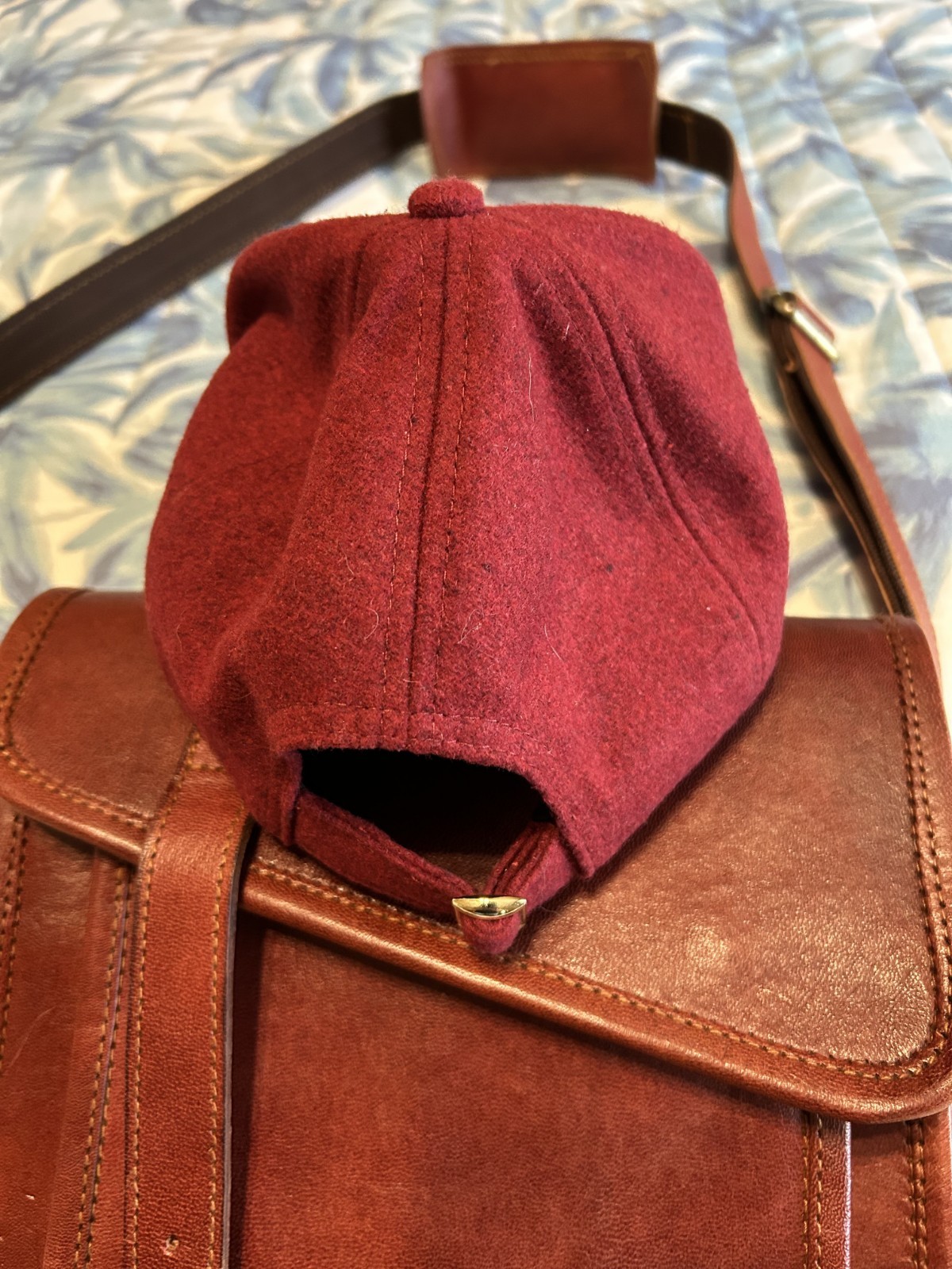 Premium Genuine Leather Reddish Daily Companion Messenger Bag & Matching Hat NEW
