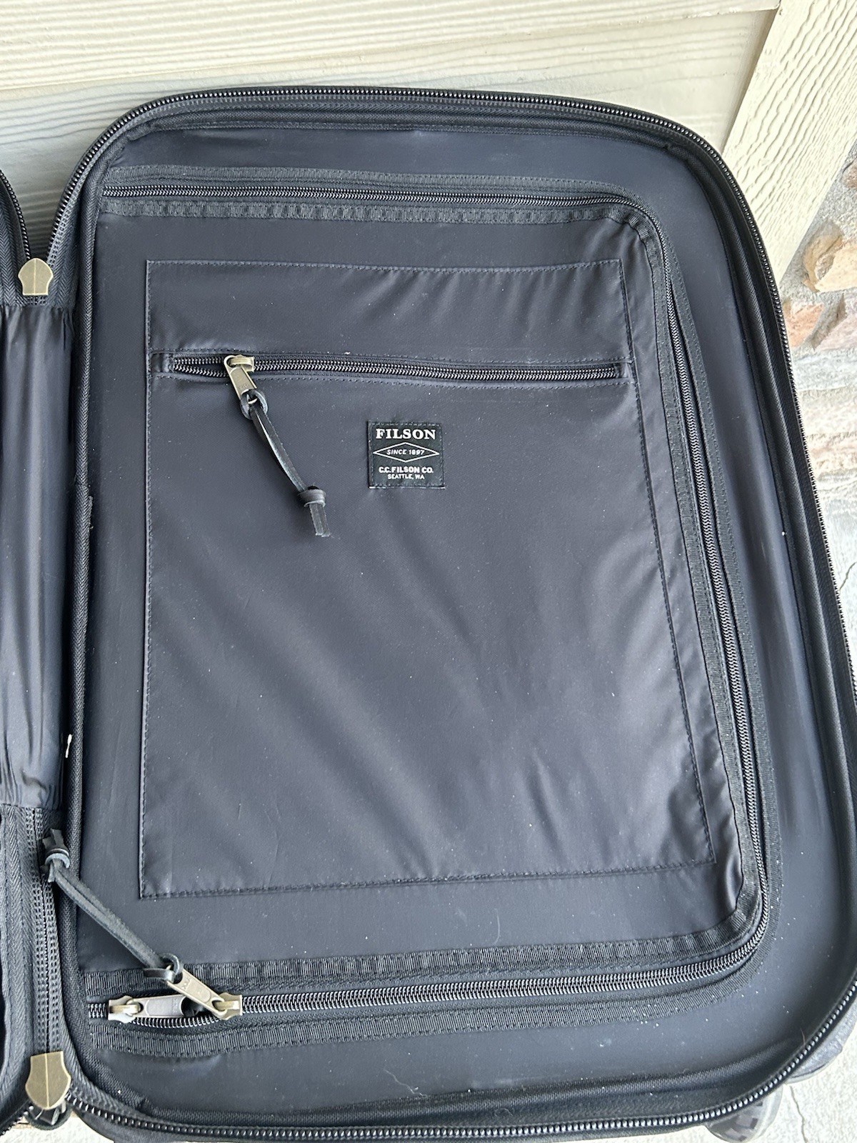 Excellent FILSON Dryden 2-Wheel 22″ Carry-On Luggage Bag Canvas + Leather