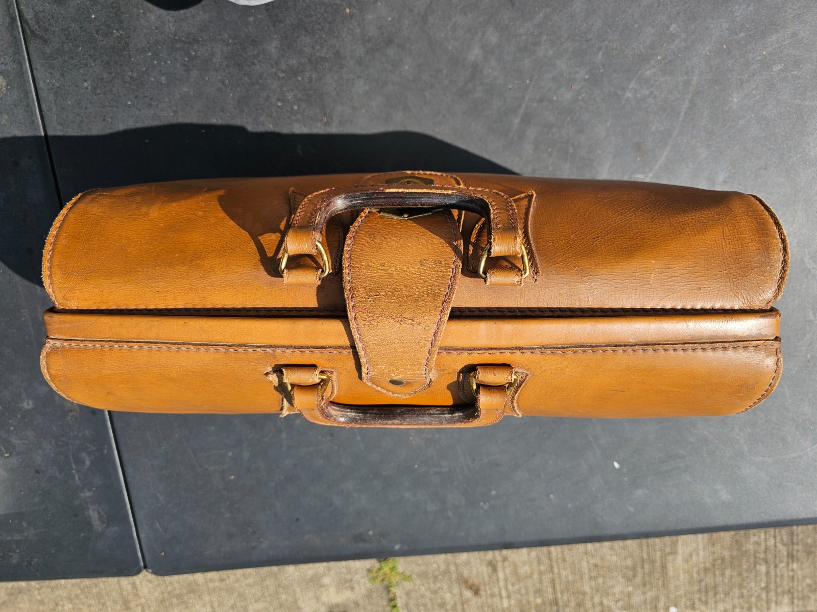 Vintage Tan Brown Leather Briefcase Gladstone-Style Doctors Bag Genuine Cowhide