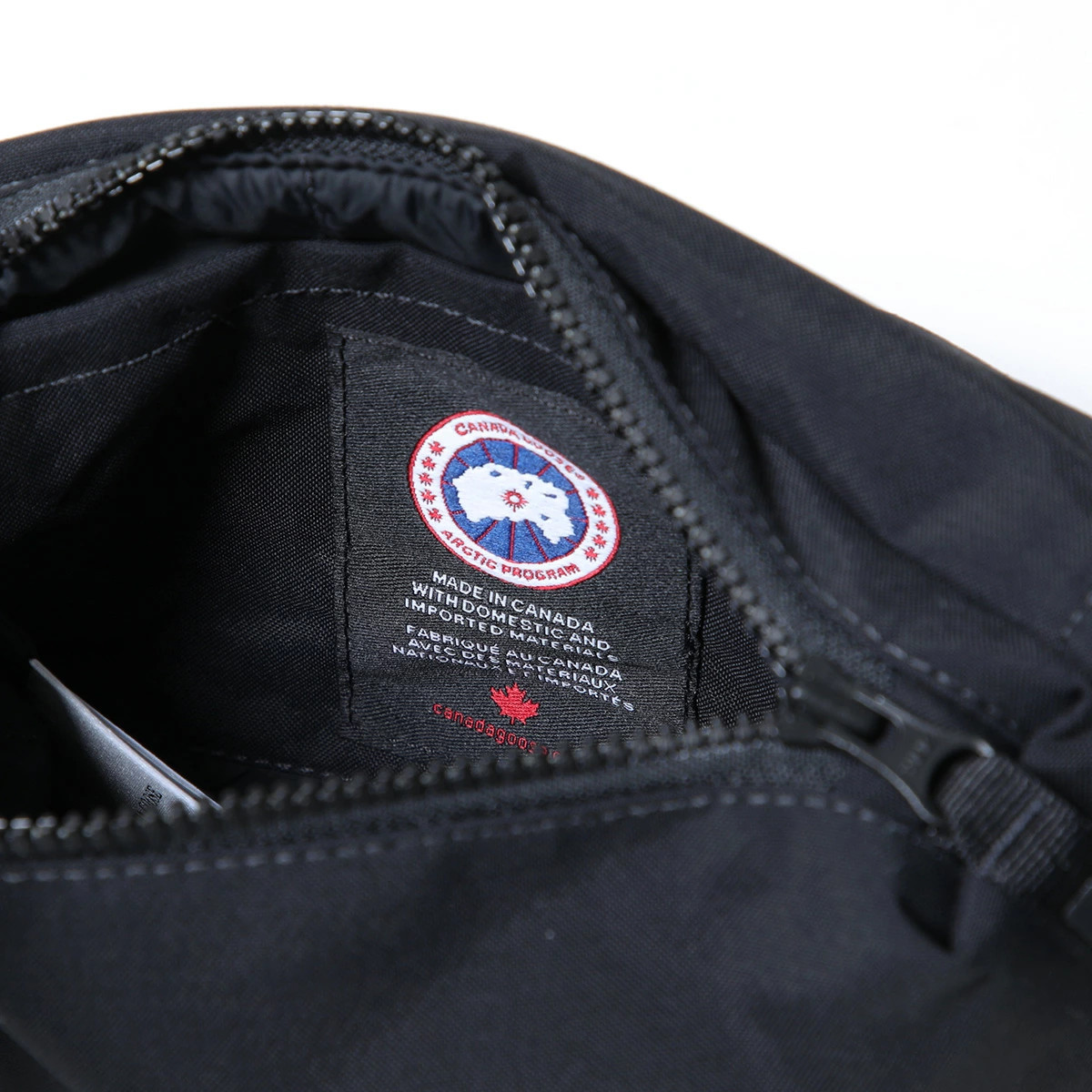 CANADA GOOSE Mini Waistpack Men’s Nylon Belt Bag with Logo Patch 9061Black-Noir