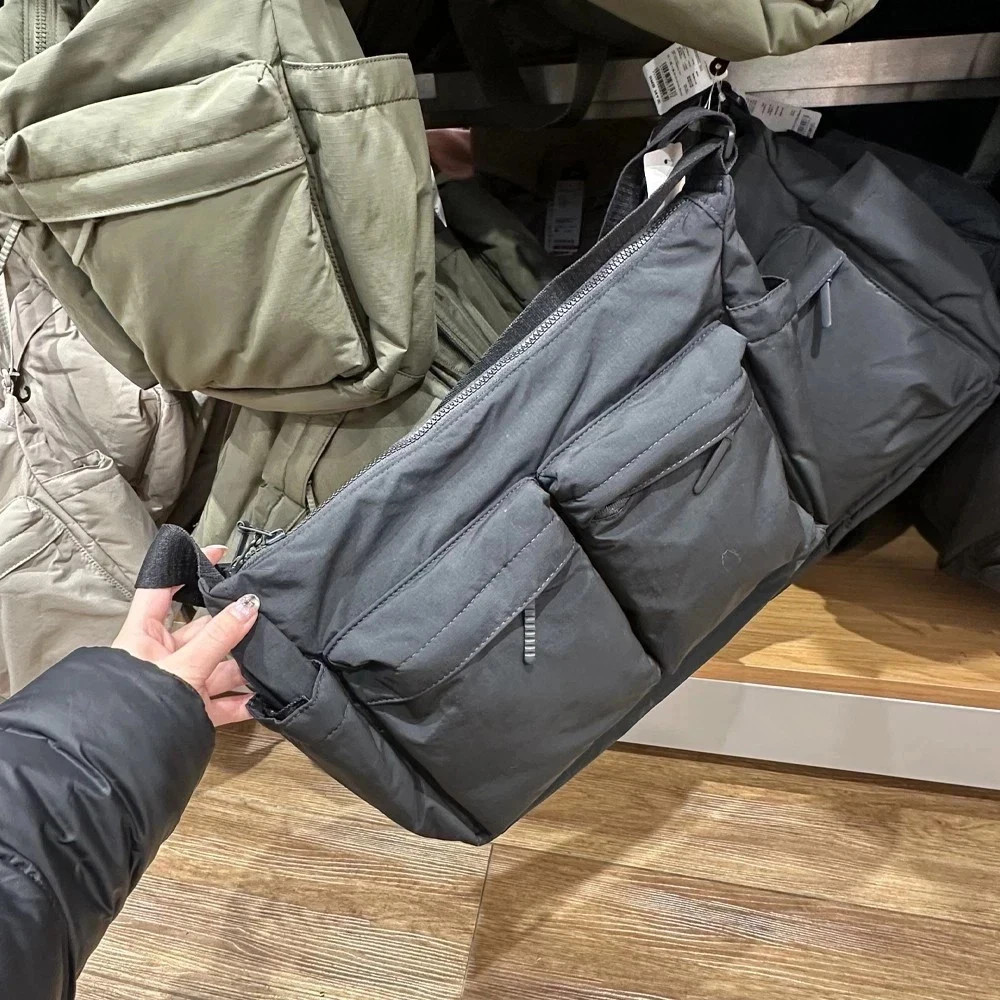 UIQLO Casual Multi-pocket Messenger Bag Men Women Shoulder Bag Travel Sport Bag