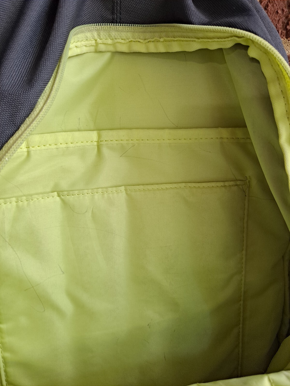Oakley Padded Backpack / Hiking DayPack 16x12x6 inches Black / Grey / Yellow