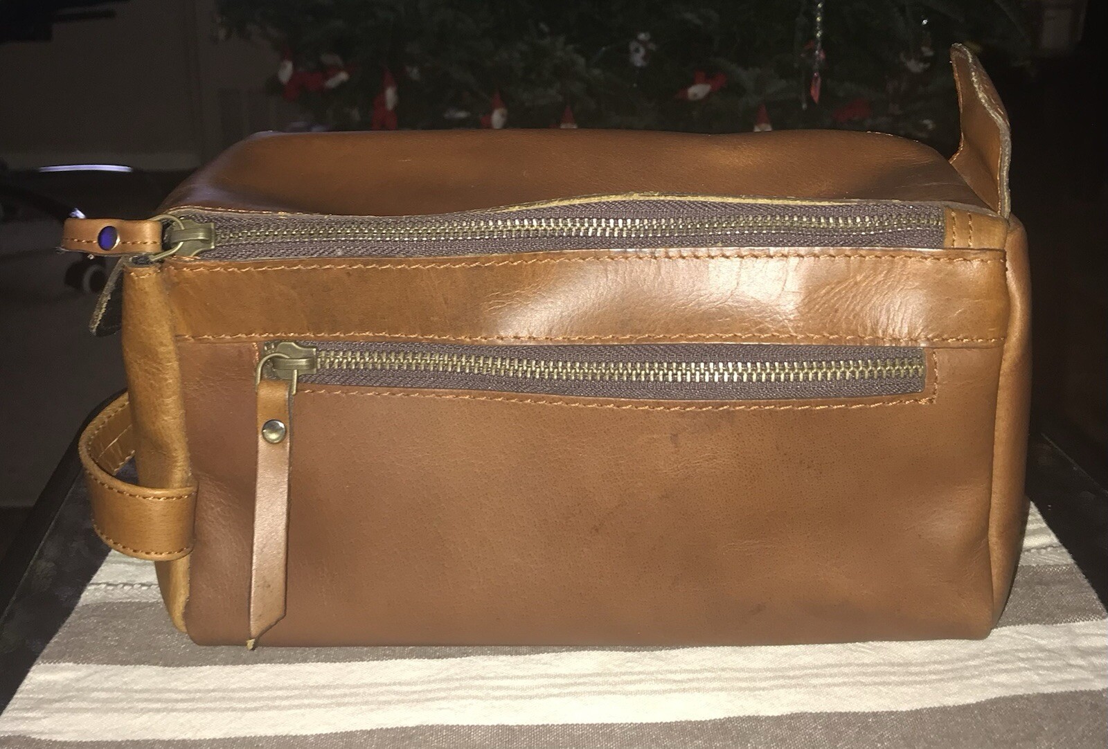 KomalC Genuine Buffalo Leather Unisex Toiletry Bag Travel Dopp Kit NWOT