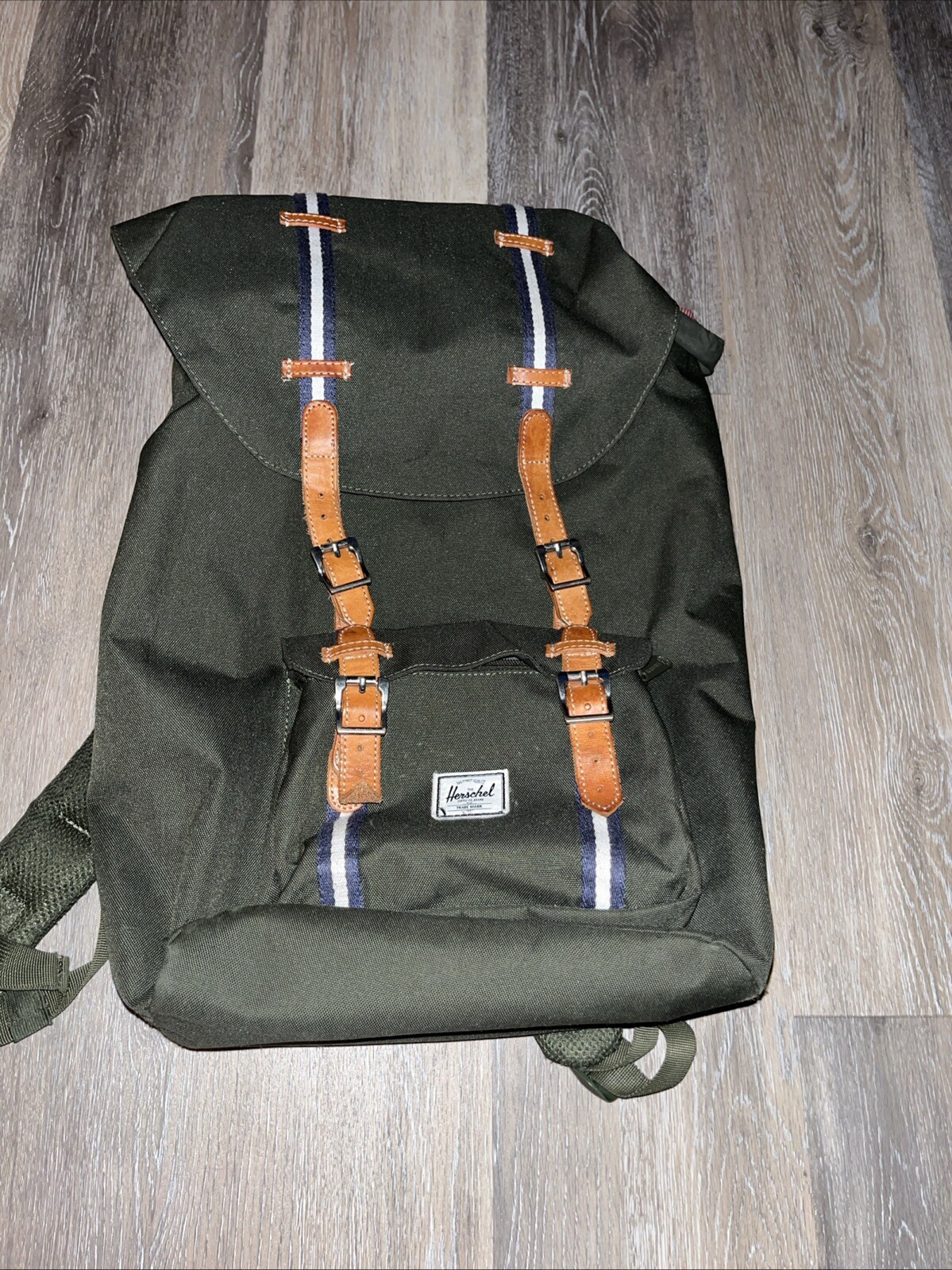 The Herschel Supply Co Retreat Green Backpack w/ Laptop Slot Drawstring Closure