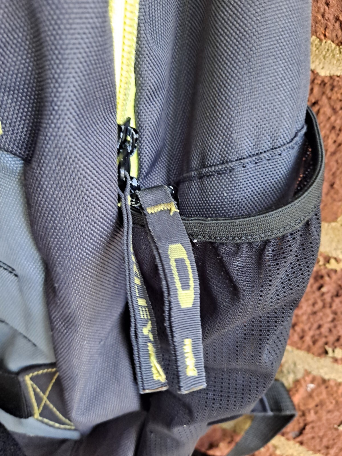 Oakley Padded Backpack / Hiking DayPack 16x12x6 inches Black / Grey / Yellow