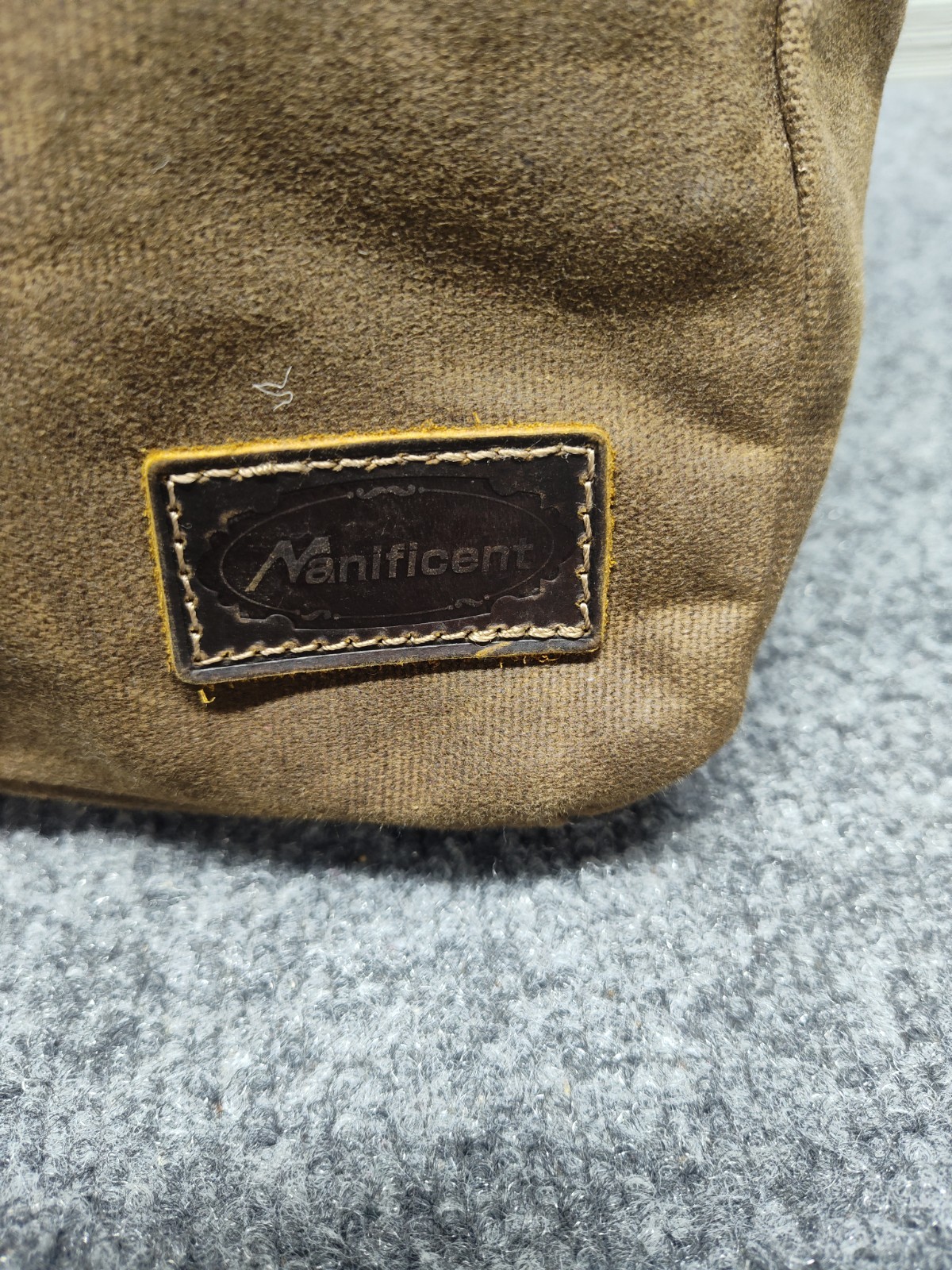 Manificent Men Messenger Bag Brown Black Strap Buckle Lined Back Pocket Outdoor