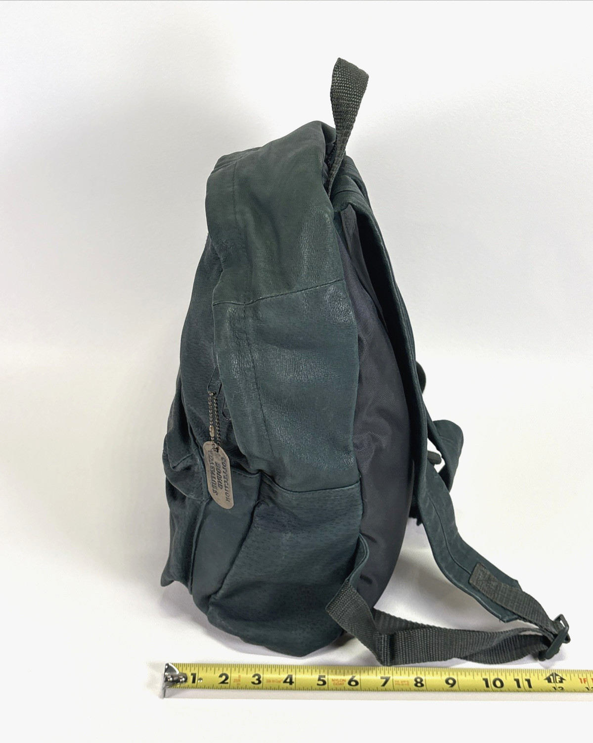 Wilson’s Adventure Bound Green Leather 2 YKK zippered pocket backpack Sunkissed