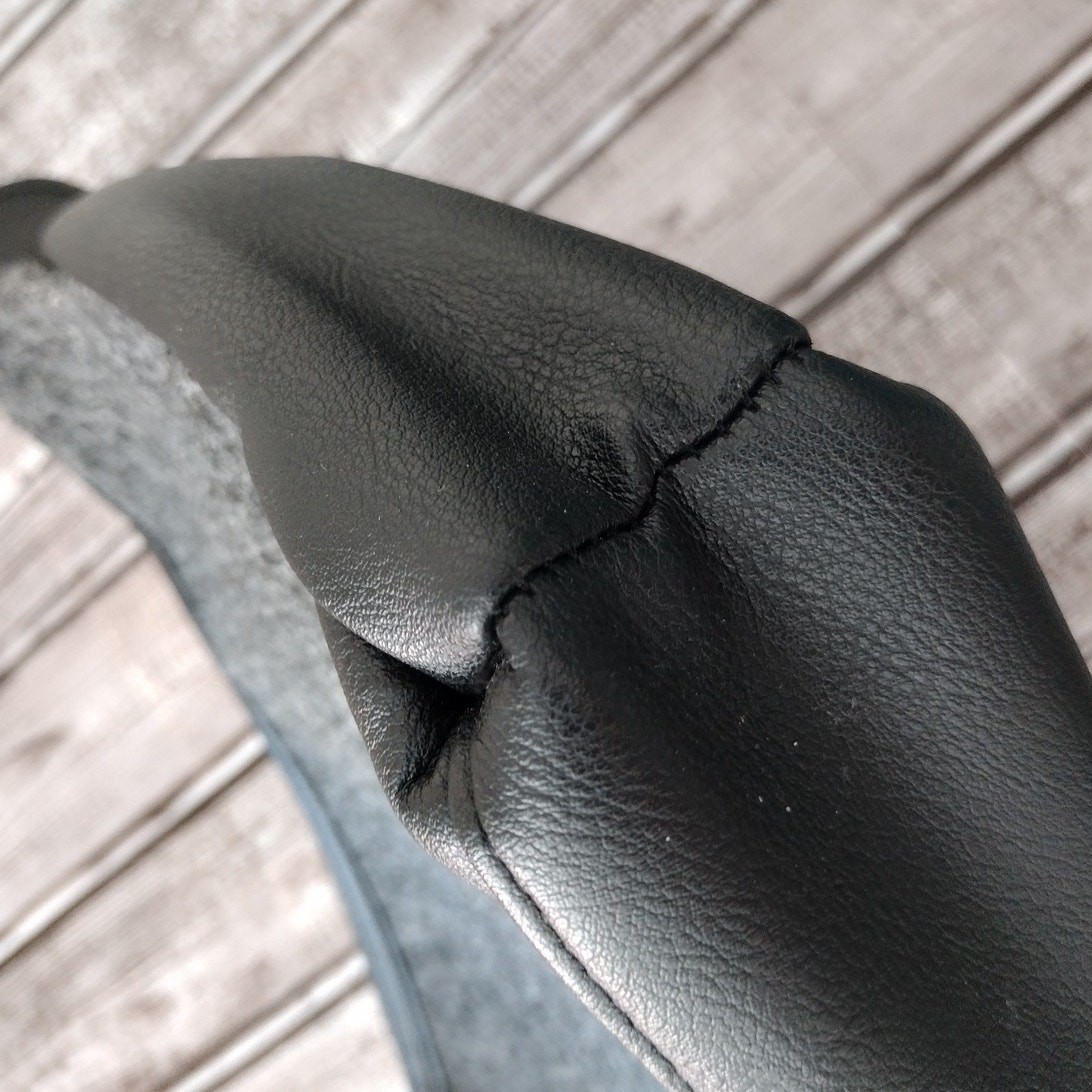 John Varvatos Black & Gray Faux Wool & Leather Toiletry Bag Travel Vacation