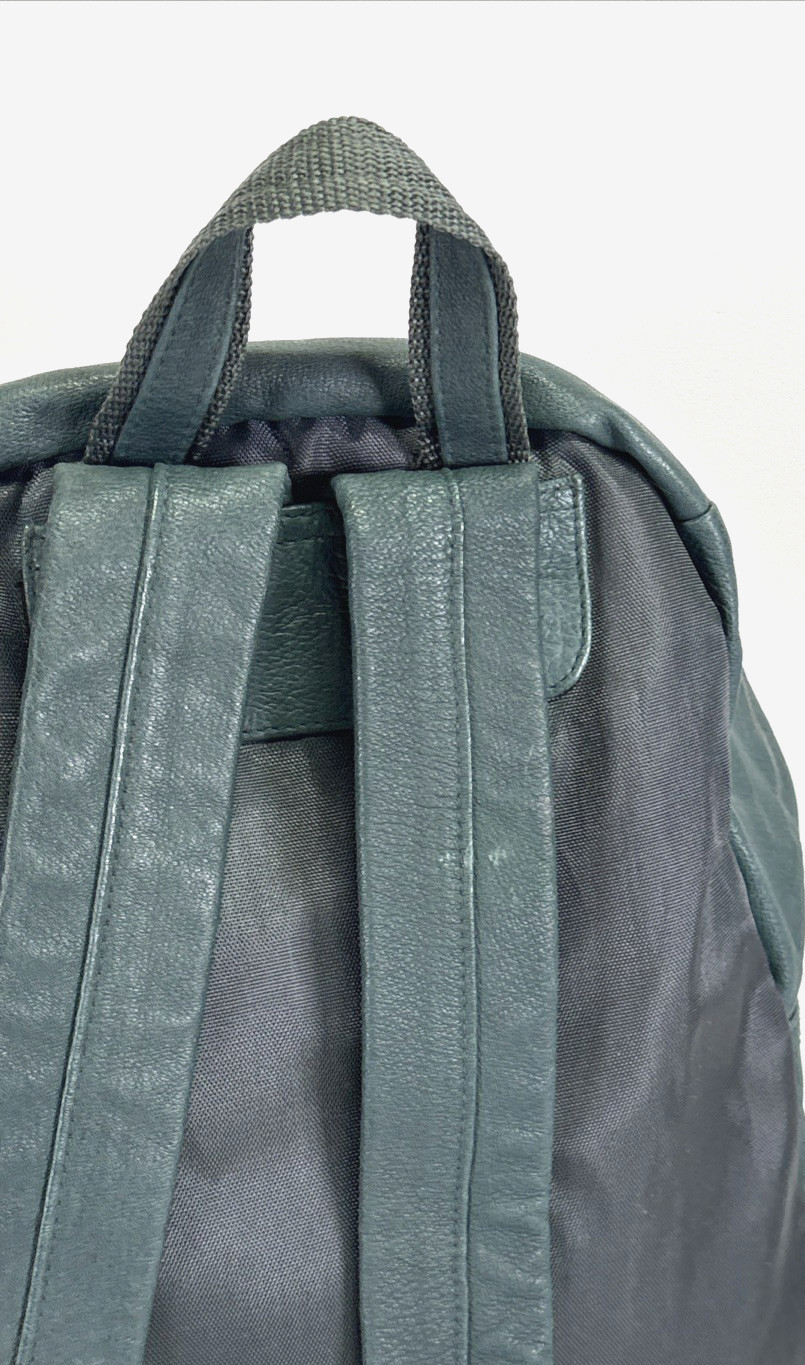 Wilson’s Adventure Bound Green Leather 2 YKK zippered pocket backpack Sunkissed