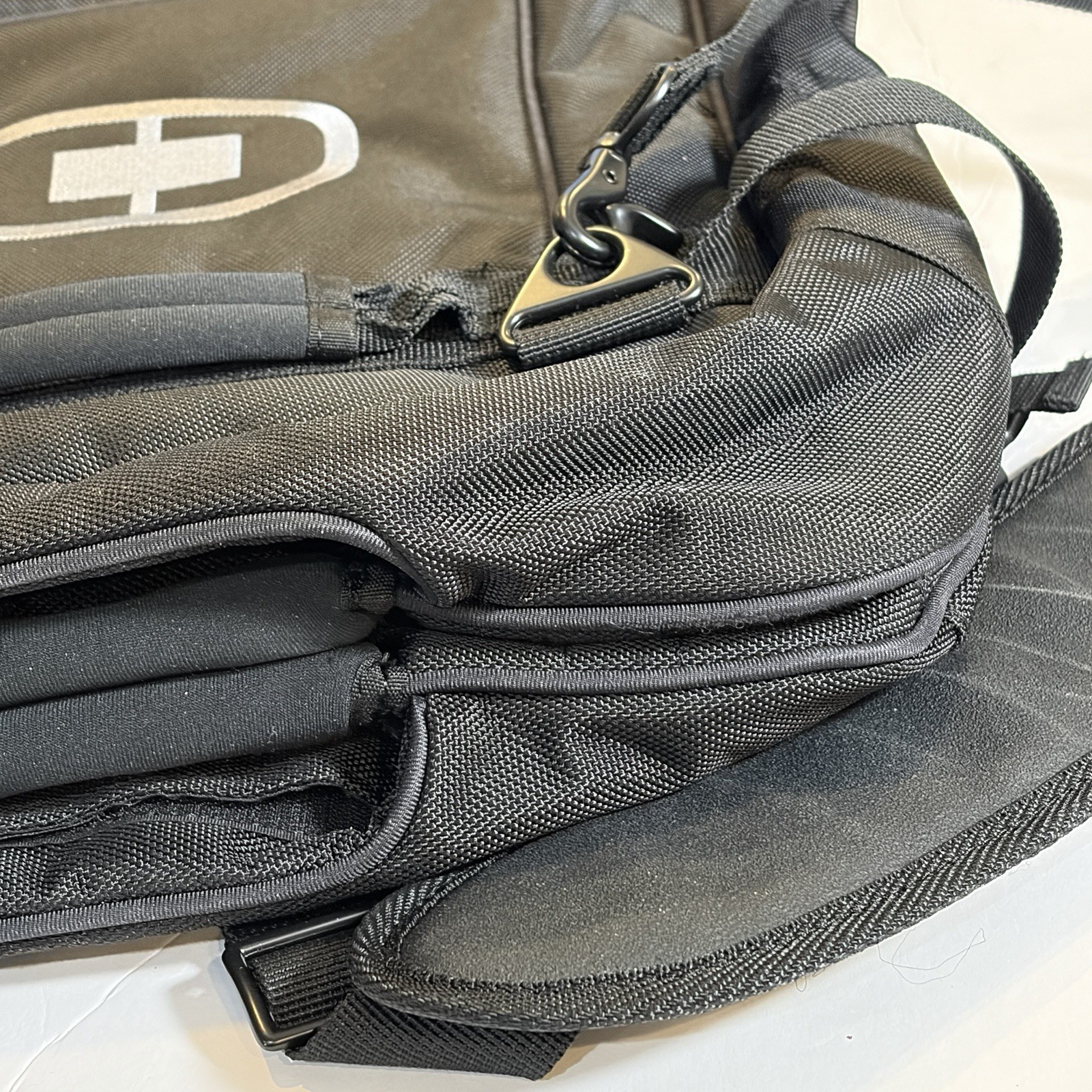 Ogio Zip-off Black Messenger Bag Gaming Business Travel Tech – Magnetic