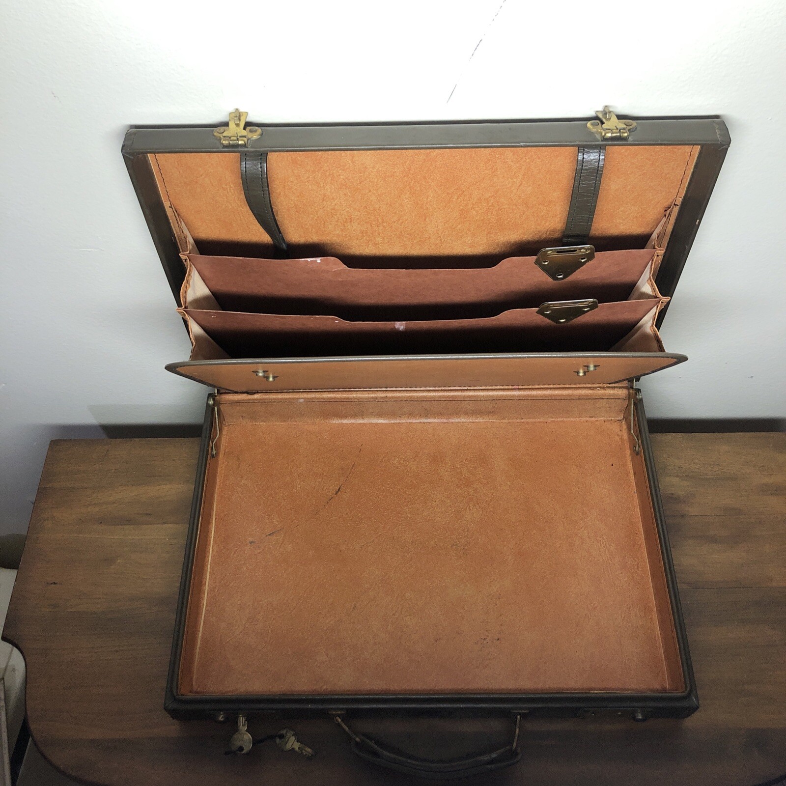 Vintage Top Grain Saddle Cowhide Slim 3”Briefcase “RARE”Dark Olive Green 2 Keys
