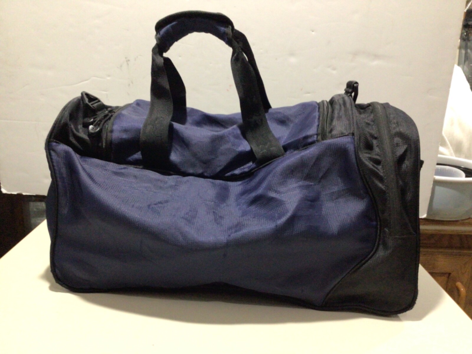 Under Armour Medium Duffle Bag Gym Bag Light Weight Navy Blue 19x10x10”