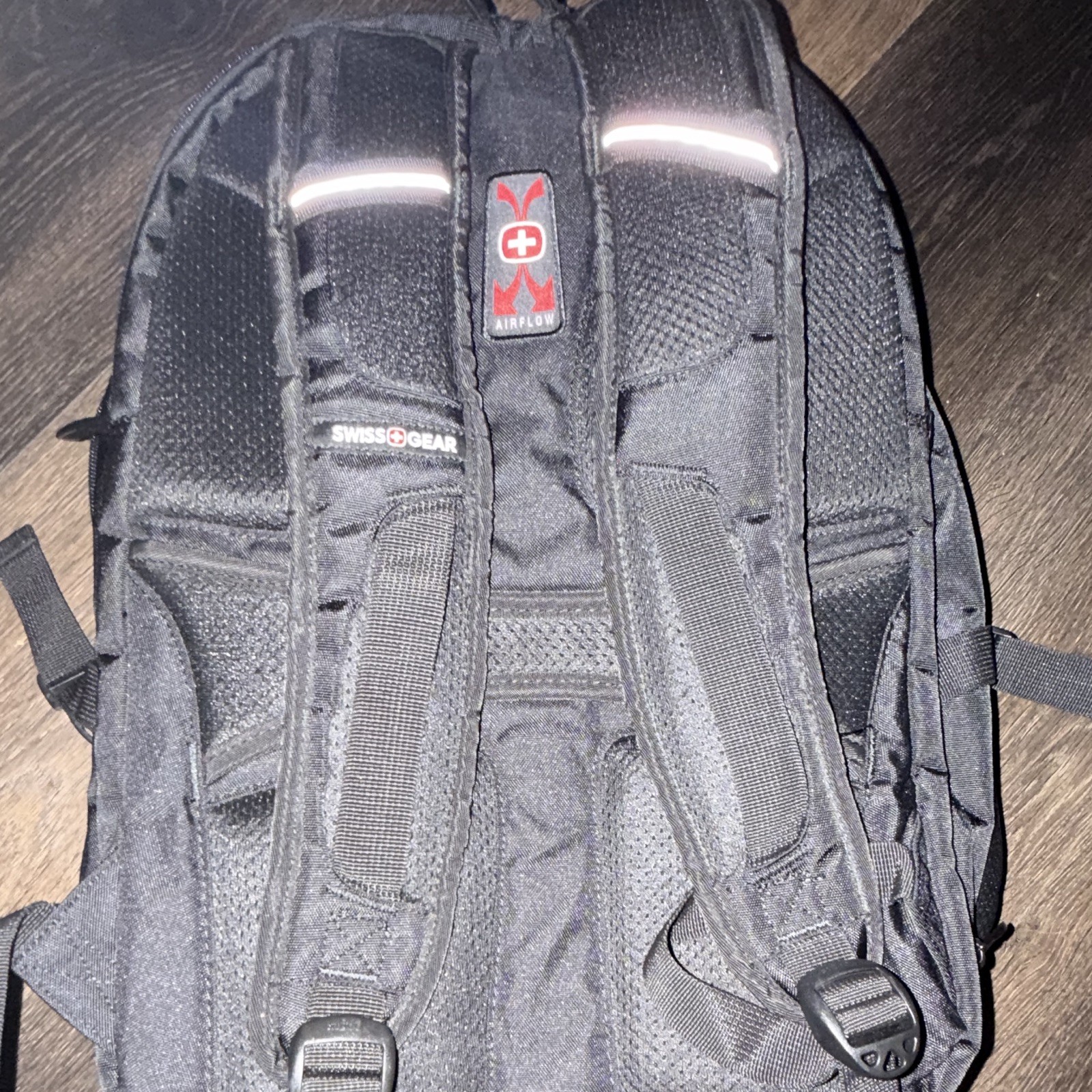 SWISSGEAR Black Backpack Padded Shoulder Straps Zip Closure Large Unisex