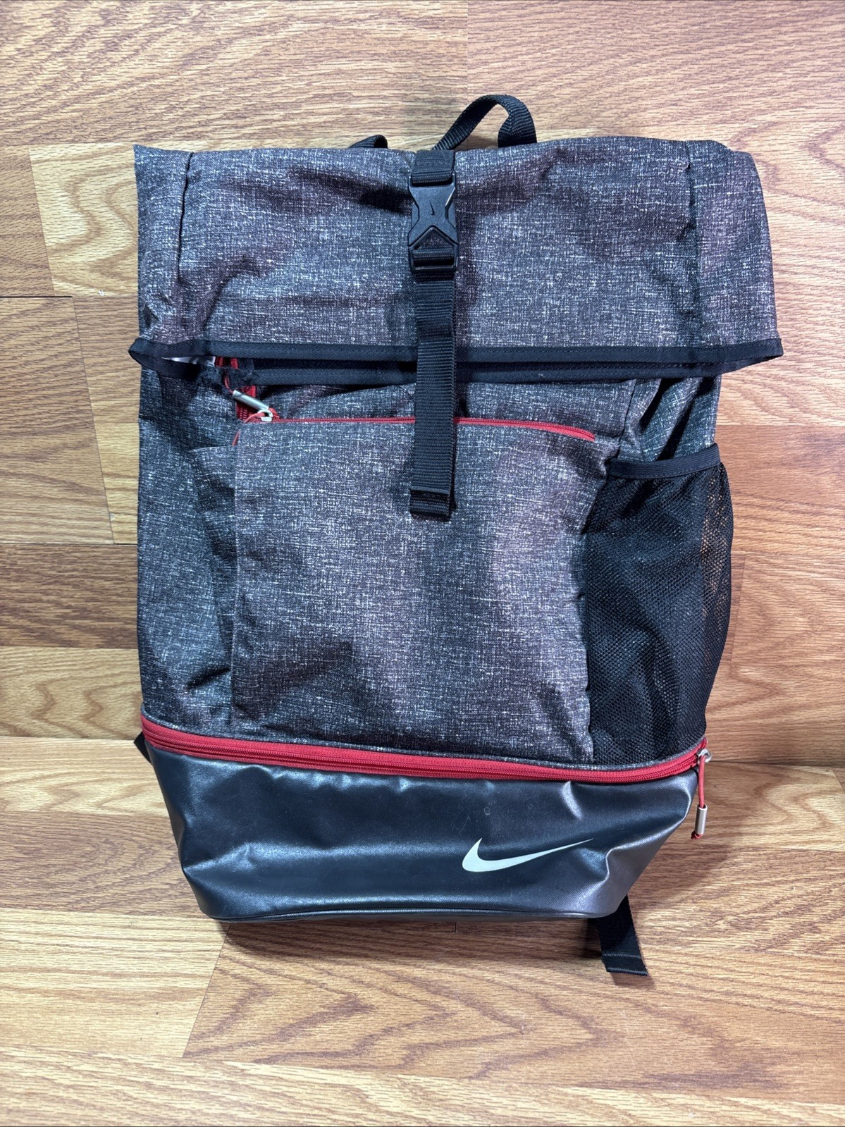 Nike Fold-Over Top Buckle-Snap Sports School Backpack Black/red & Gray
