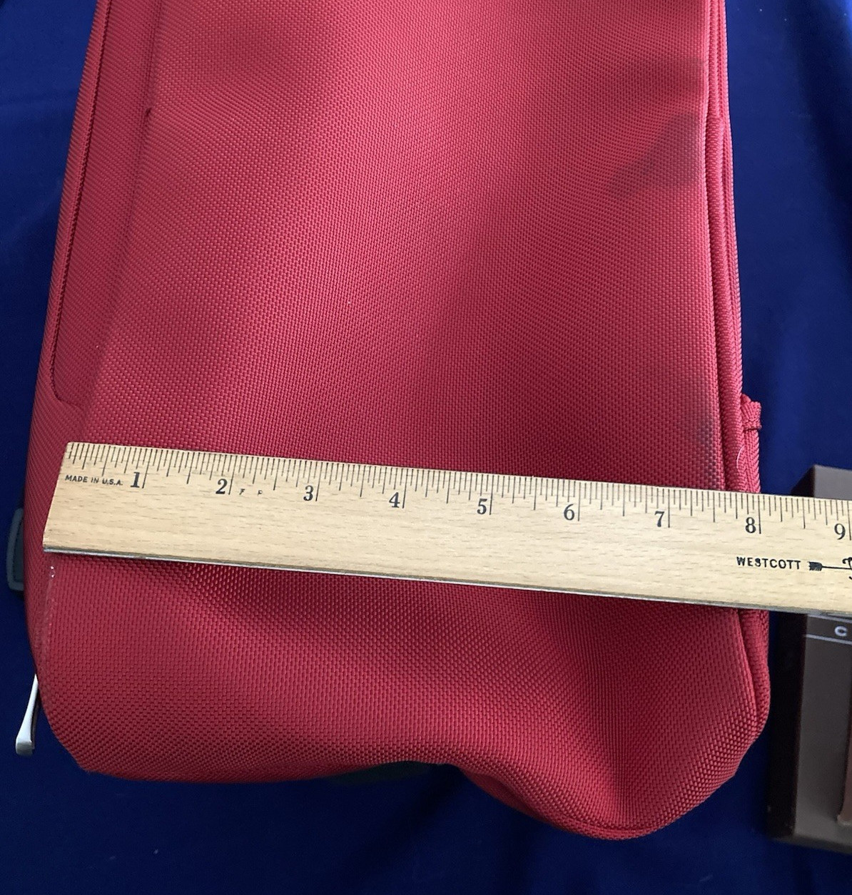 Victorinox Red Canvas Duffle Bag Luggage Carrier Zip Pockets Detachable Strap