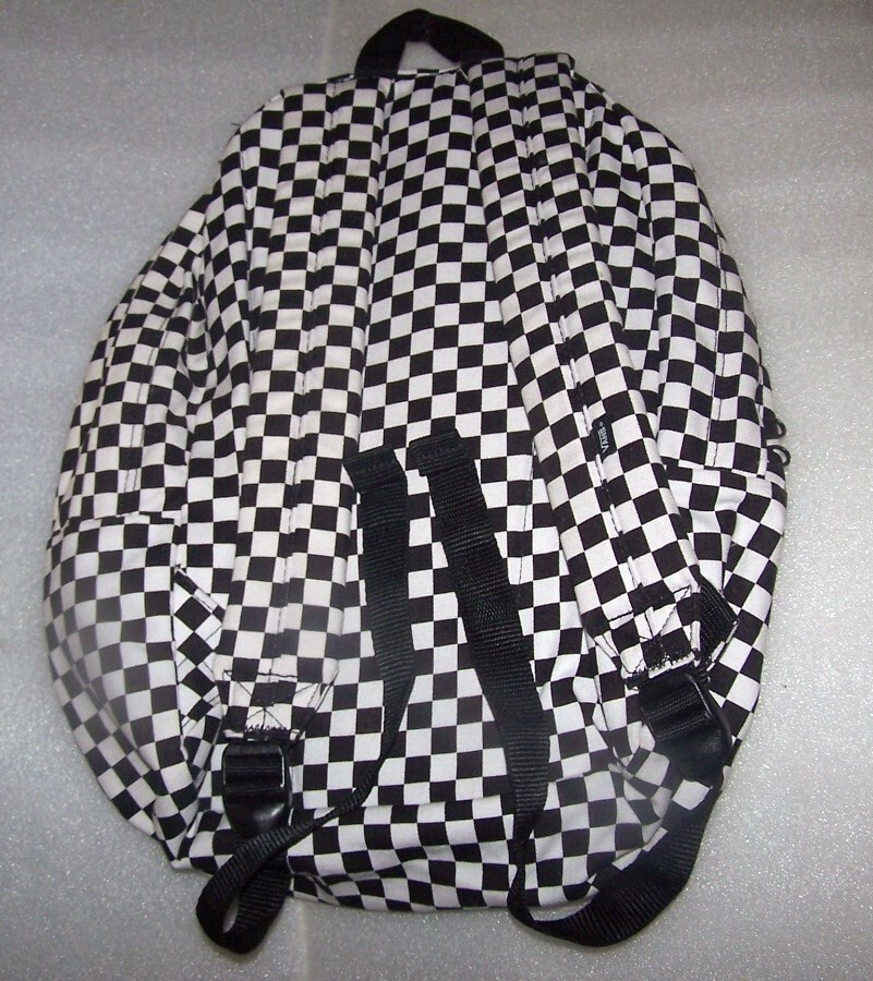 Vans Old Skool 22L Men’s Backpack – Classic Black & White Checkerboard