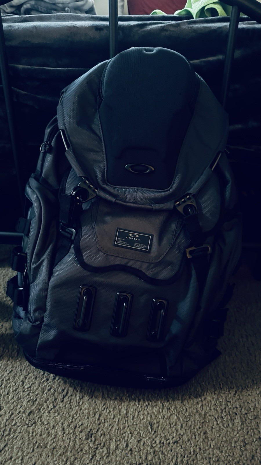 Oakley Kitchen Sink Backpack Black Graphite Laptop Sleeve Shoe Compartment